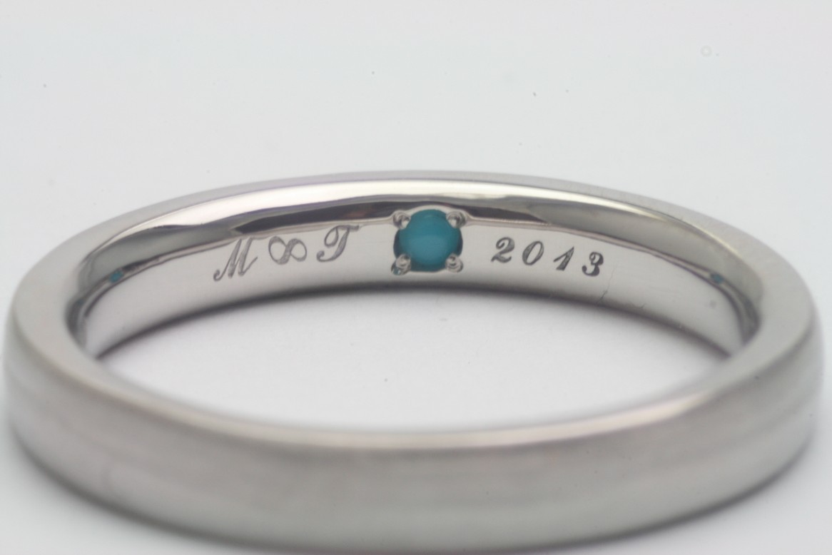 無限モチーフをイニシャルの間に刻印｜結婚指輪の作品集｜結婚・婚約指輪のオーダーメイドは鍛造指輪