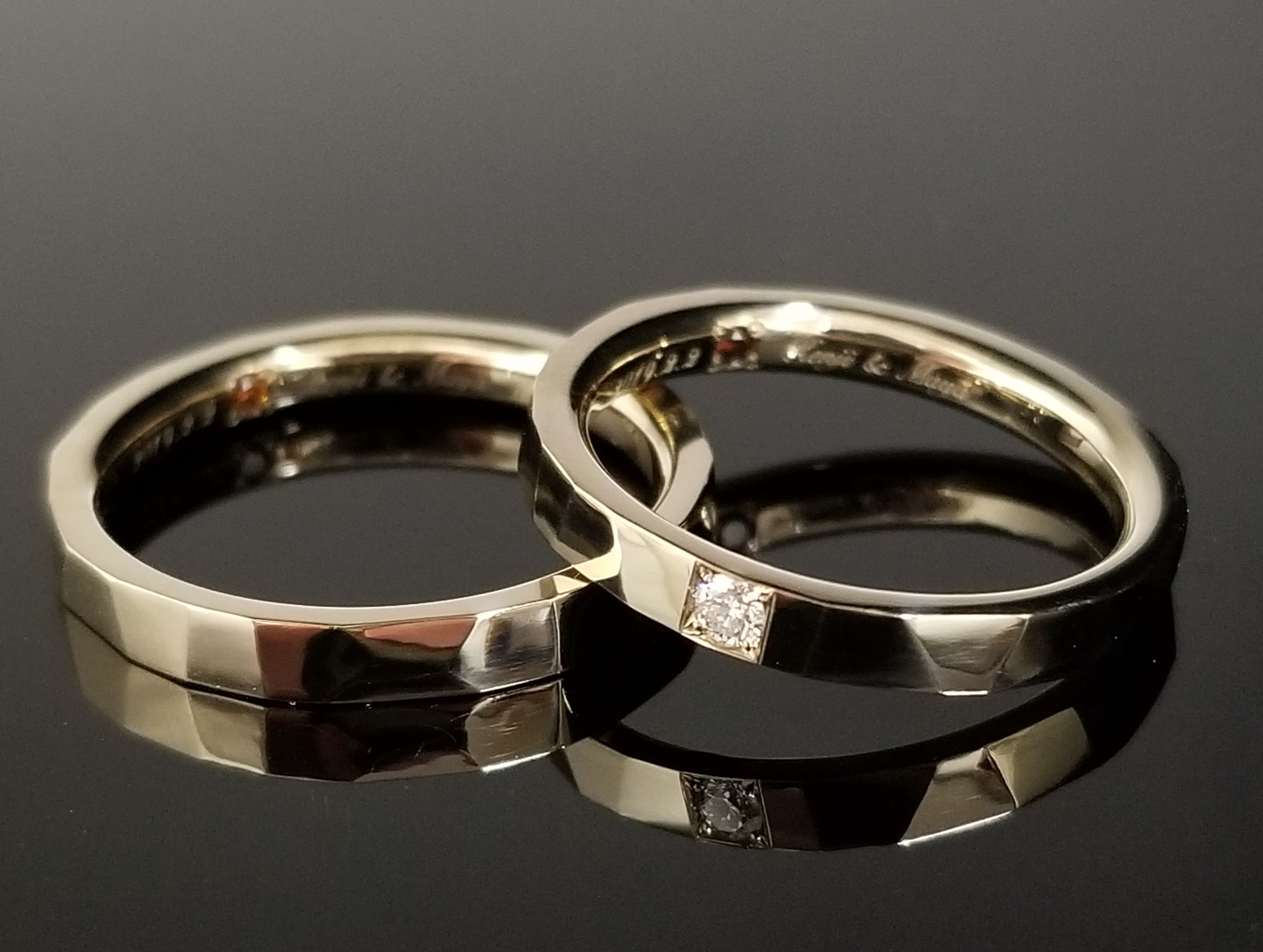 シャンパンゴールドの槌目リング｜結婚指輪の作品集｜結婚・婚約指輪のオーダーメイドは鍛造指輪