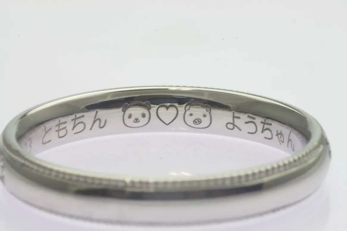 二人のお気に入りのぬいぐるみ | 結婚・婚約指輪のオーダーメイドは