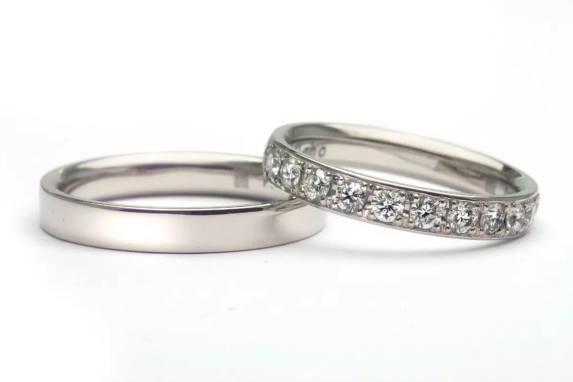 ダイヤモンドとプラチナが輝かしいリング | 結婚・婚約指輪の