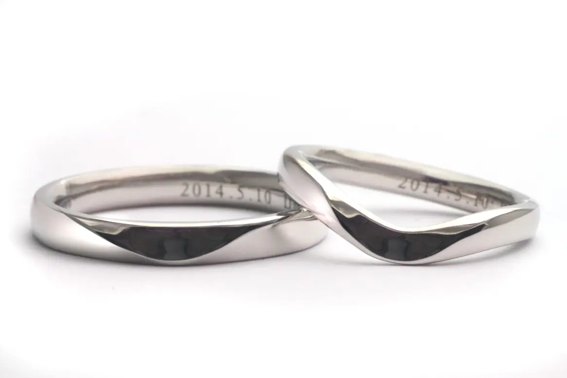 水面に浮かぶ富士山 | 結婚・婚約指輪のオーダーメイドは鍛造指輪＜TANZO＞