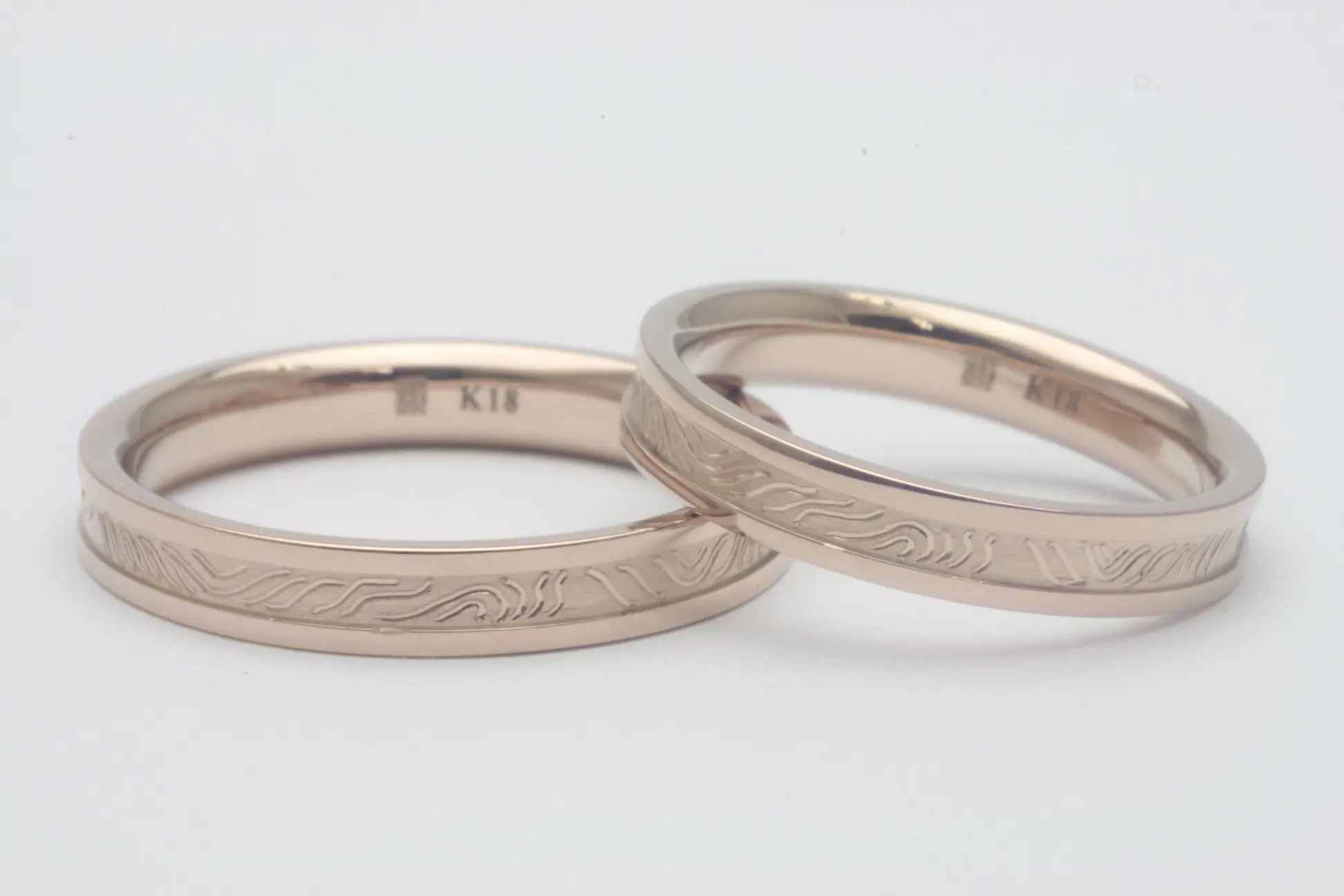 お二人だけのオリジナルデザイン | 結婚・婚約指輪のオーダーメイドは