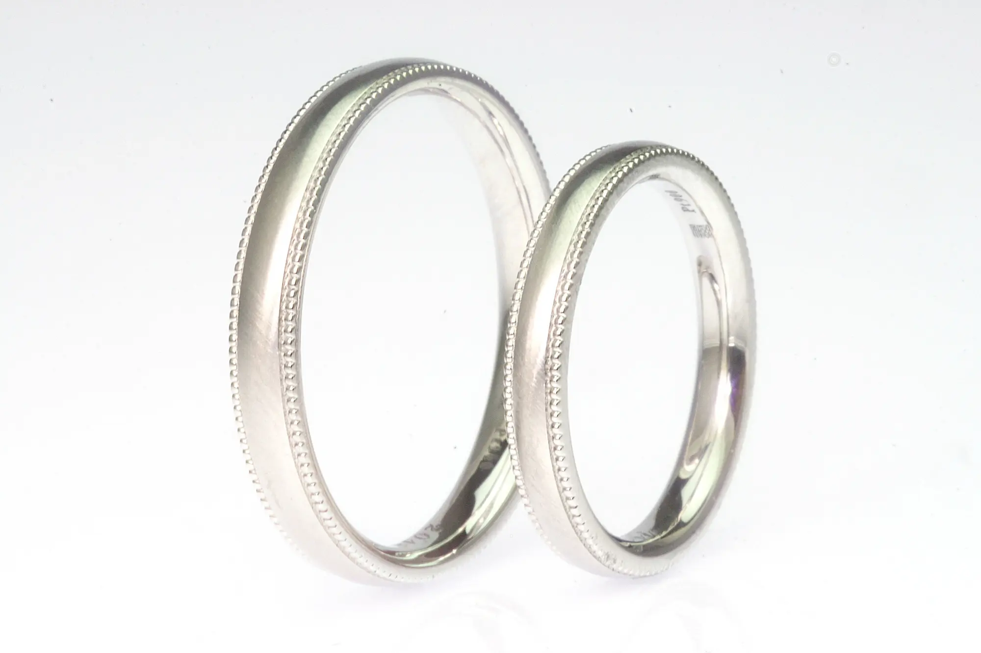 上下ミルのマリッジリング、マット加工で上品な輝き | 結婚・婚約指輪