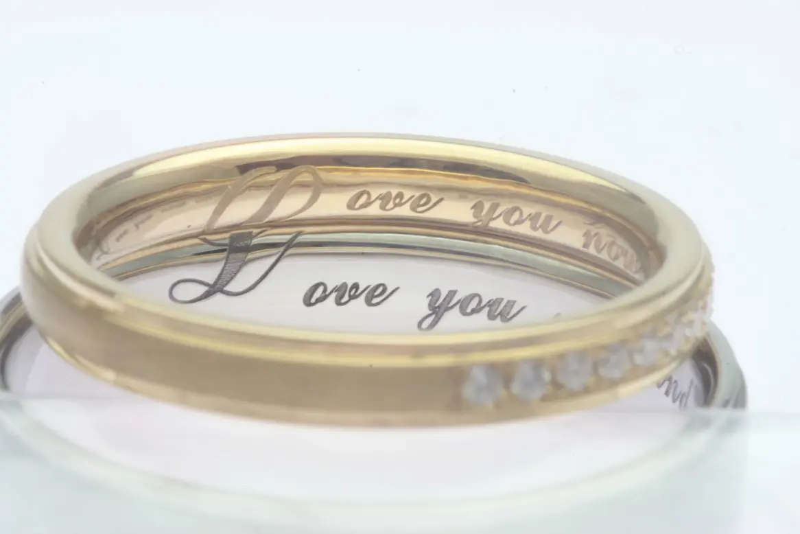 重厚感溢れる結婚指輪 | 結婚・婚約指輪のオーダーメイドは鍛造指輪