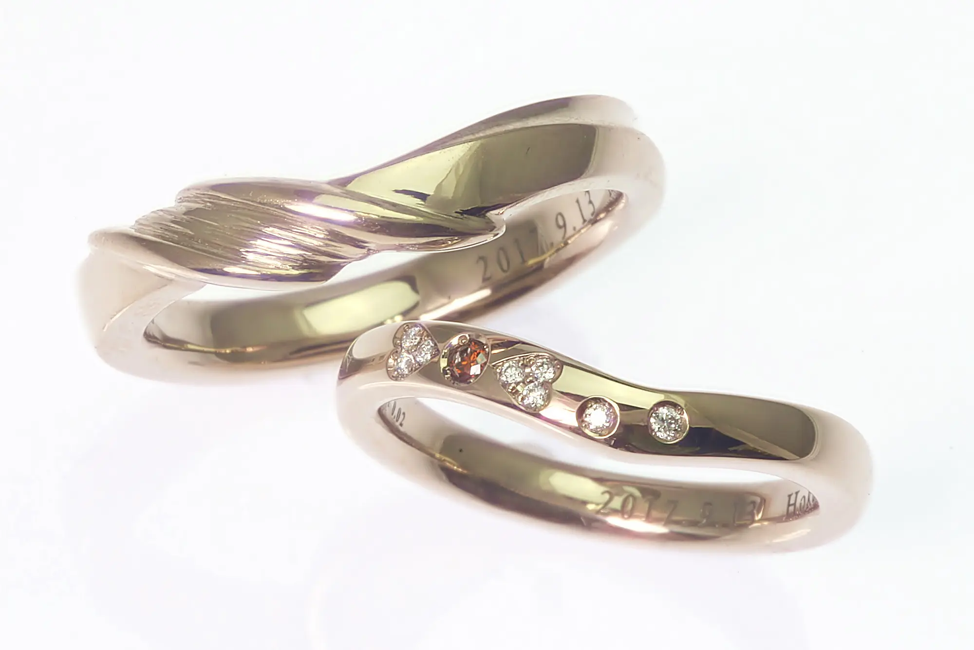 のりぞー　ダイヤステッチ 特別なモチーフでお互いらしさを | 結婚・婚約指輪のオーダーメイドは