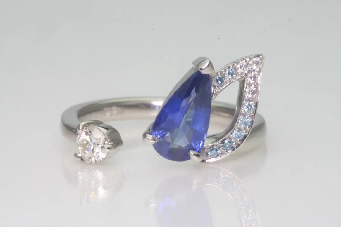 JQ75☆高級 大粒ブルーサファイア3.41ct D ptリング 鑑、CGLソ付