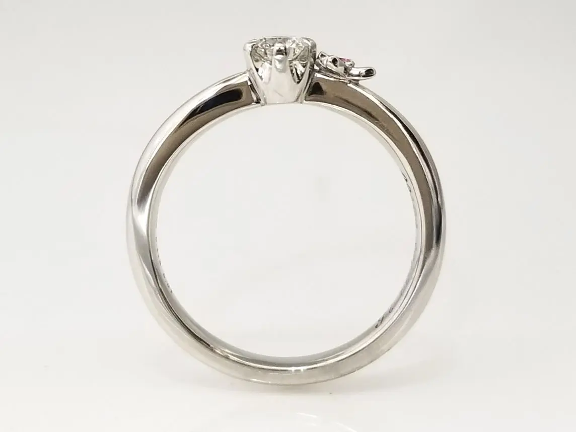 桜の花が光る技工 | 結婚・婚約指輪のオーダーメイドは鍛造指輪