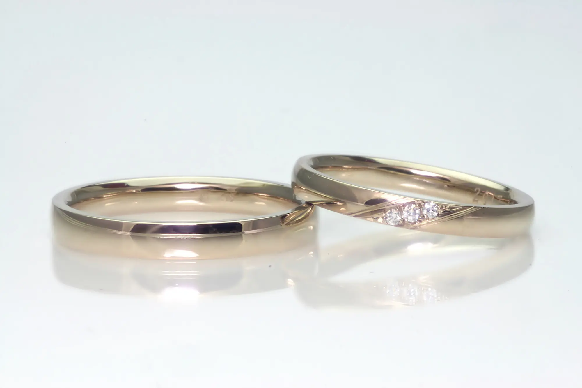 3石のダイヤで、結婚指輪を少し華やかに | 結婚・婚約指輪のオーダー
