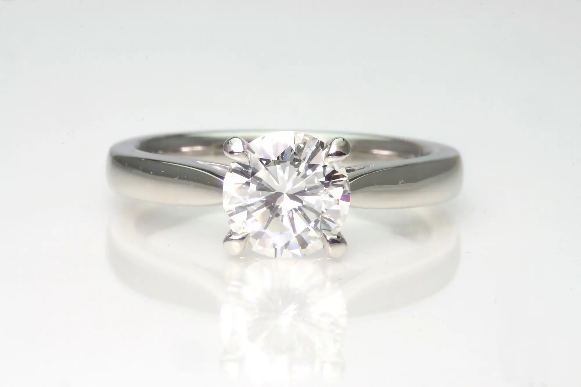ダイヤモンドの存在感抜群なマリッジリング | 結婚・婚約指輪の