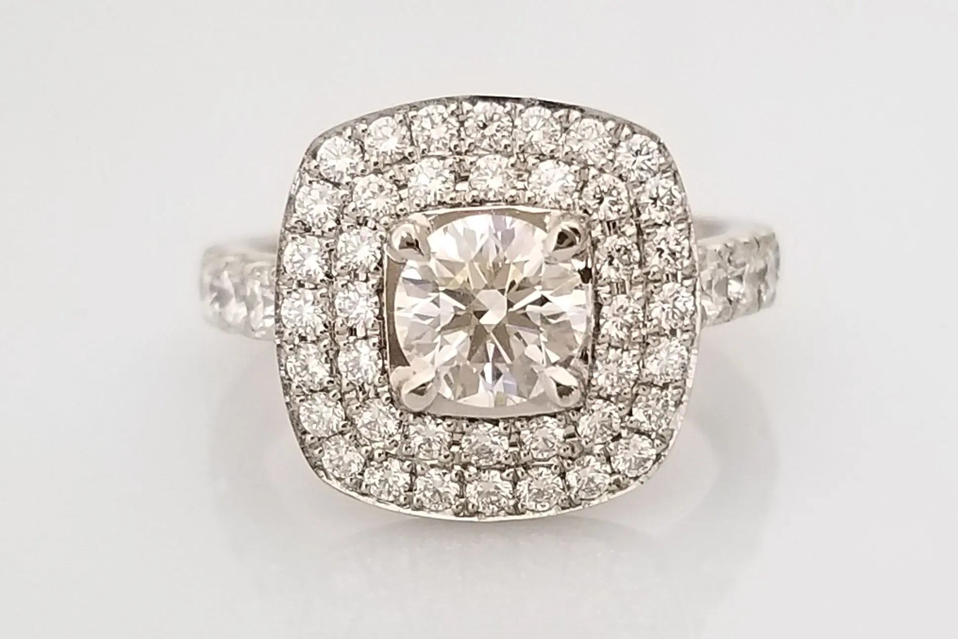 2重の取り巻きダイヤモンドリング | 結婚・婚約指輪のオーダーメイドは