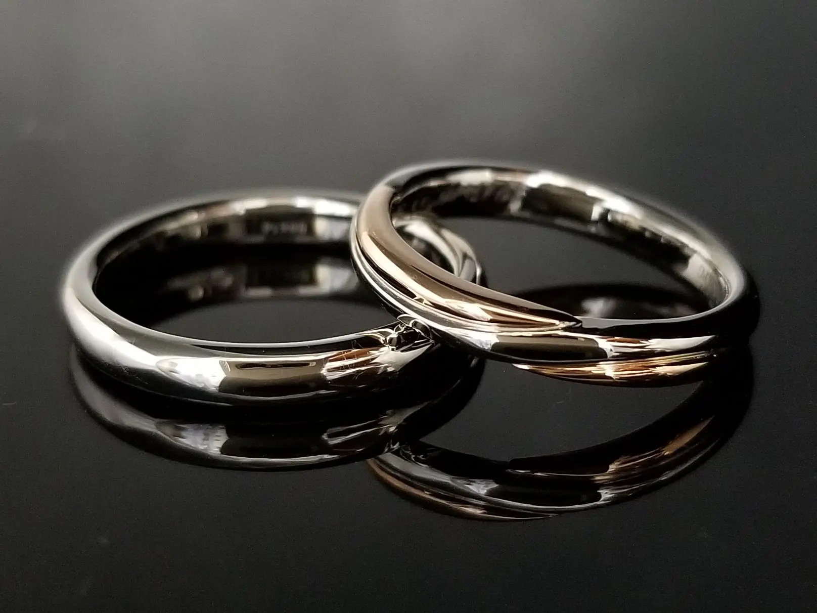 重厚感溢れるコンビデザイン | 結婚・婚約指輪のオーダーメイドは鍛造