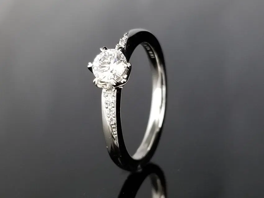 華やかなデザインのご婚約指輪 | 結婚・婚約指輪のオーダー