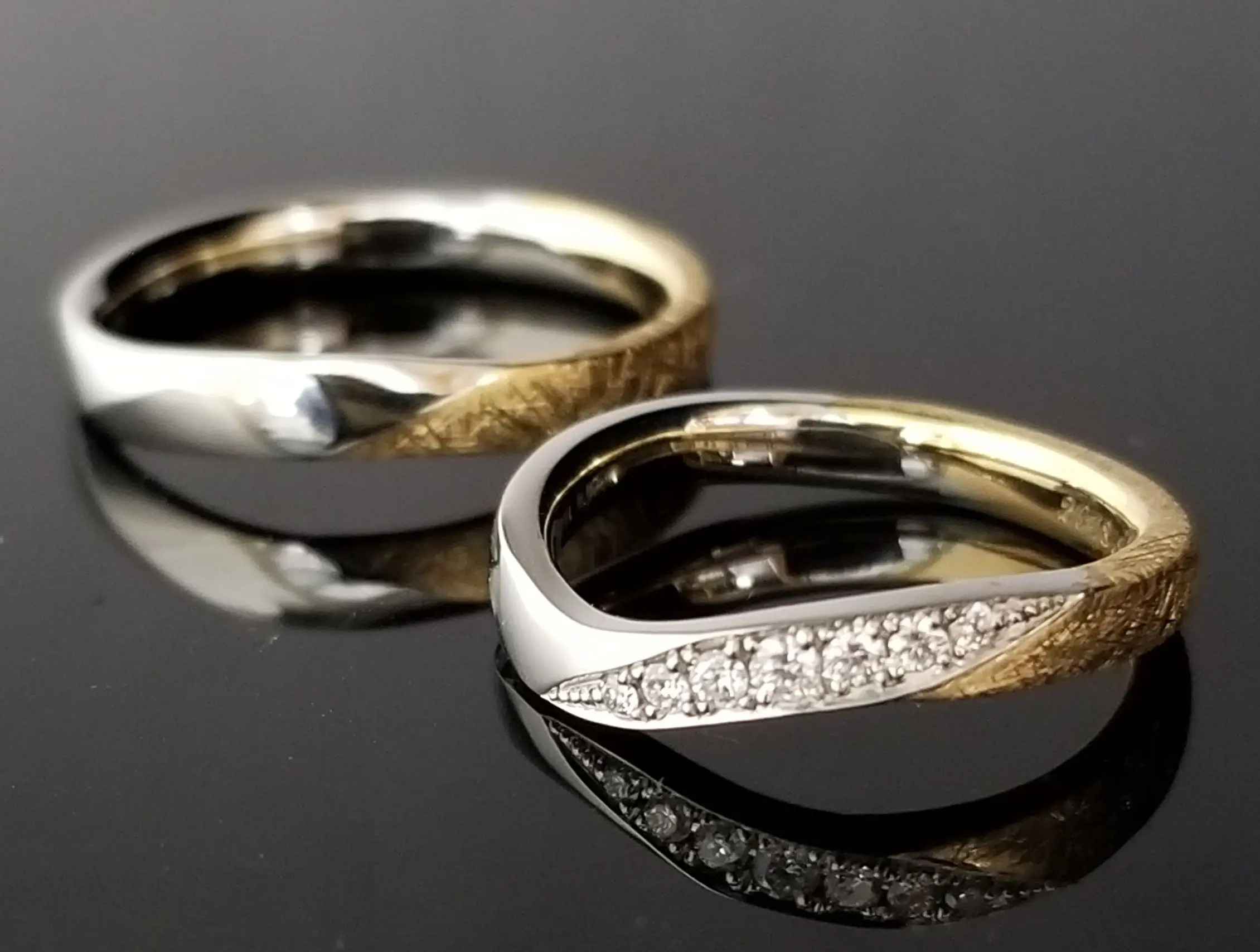 プラチナとイエローゴールドのカラー | 結婚・婚約指輪の