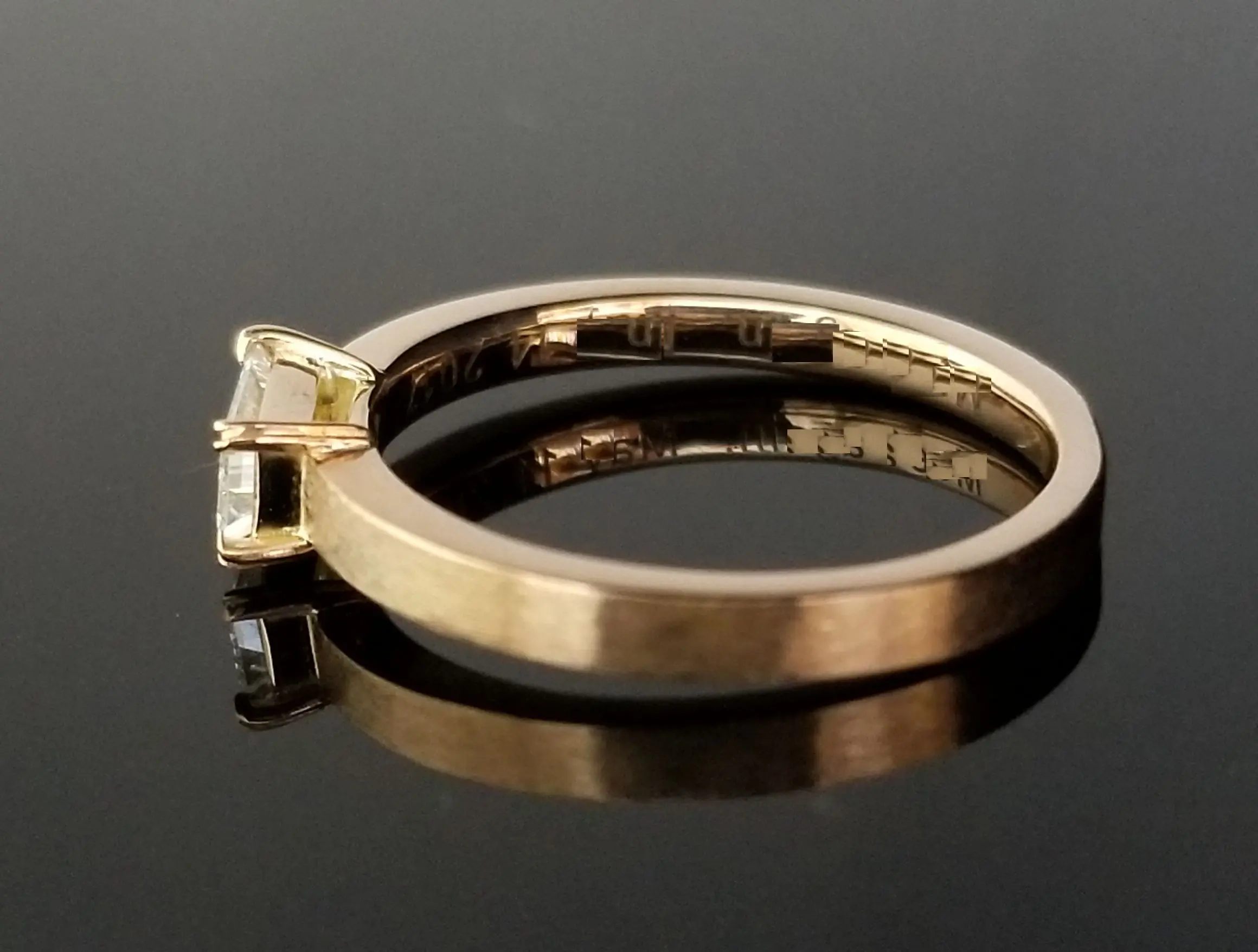 こだわりのバケットカットダイヤモンド | 結婚・婚約指輪のオーダー