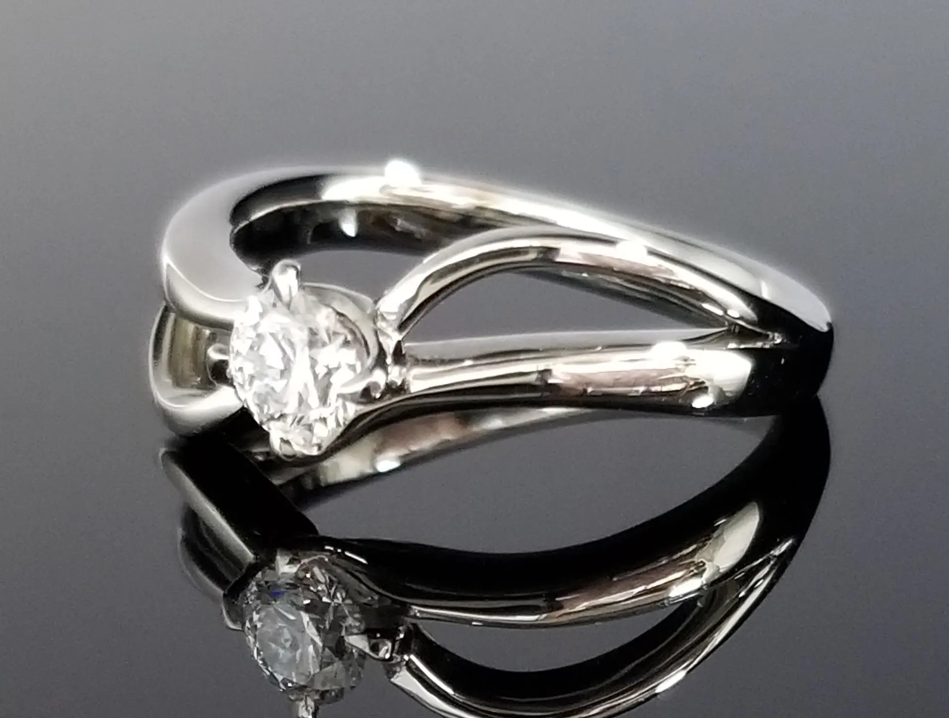 のりぞー　ダイヤステッチ ダイヤモンドの美しさを… | 結婚・婚約指輪のオーダーメイドは