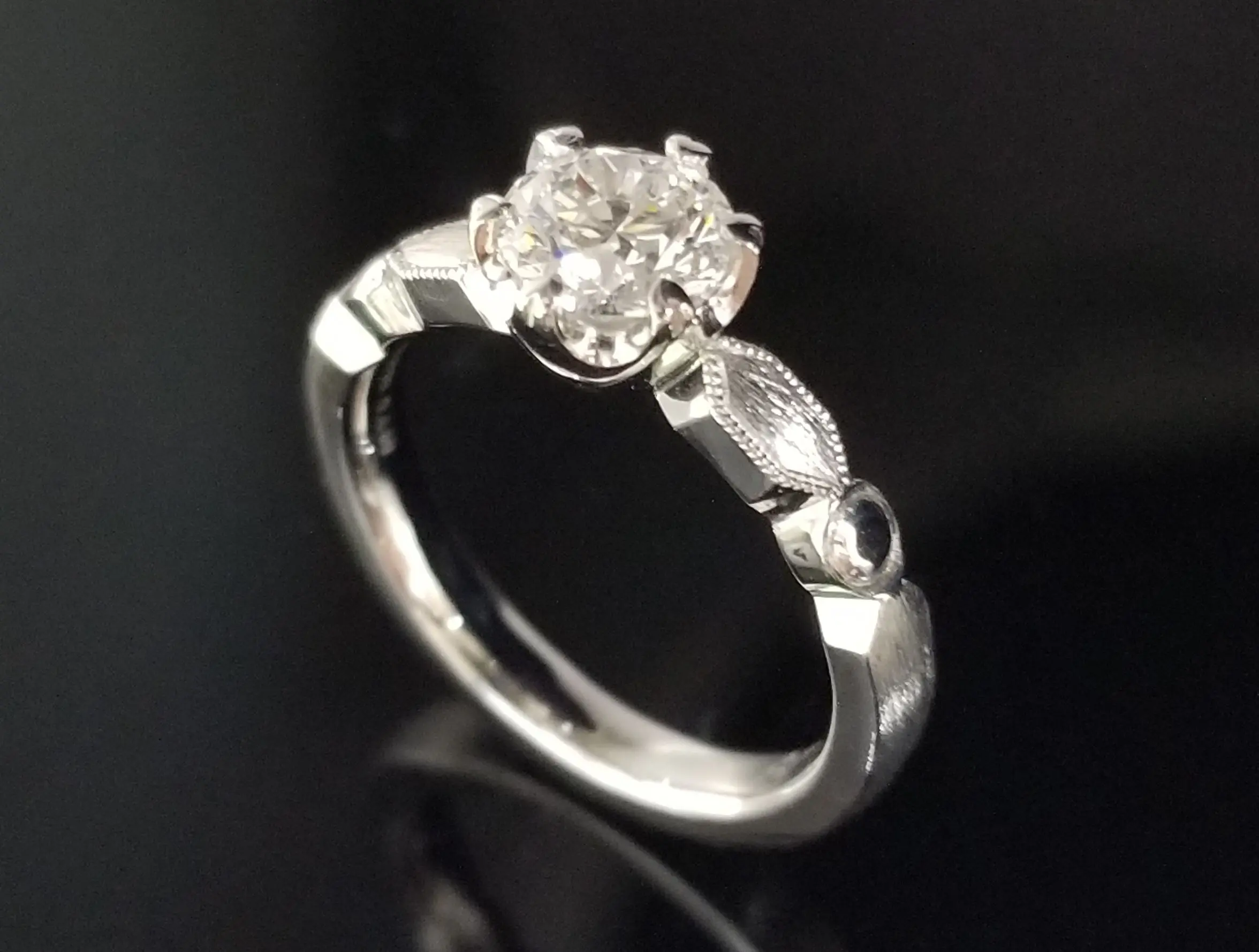 ユウ様 オーダーリング 重ね付けにぴったりなV字カーブの結婚指輪｜オーダーメイド 鶴