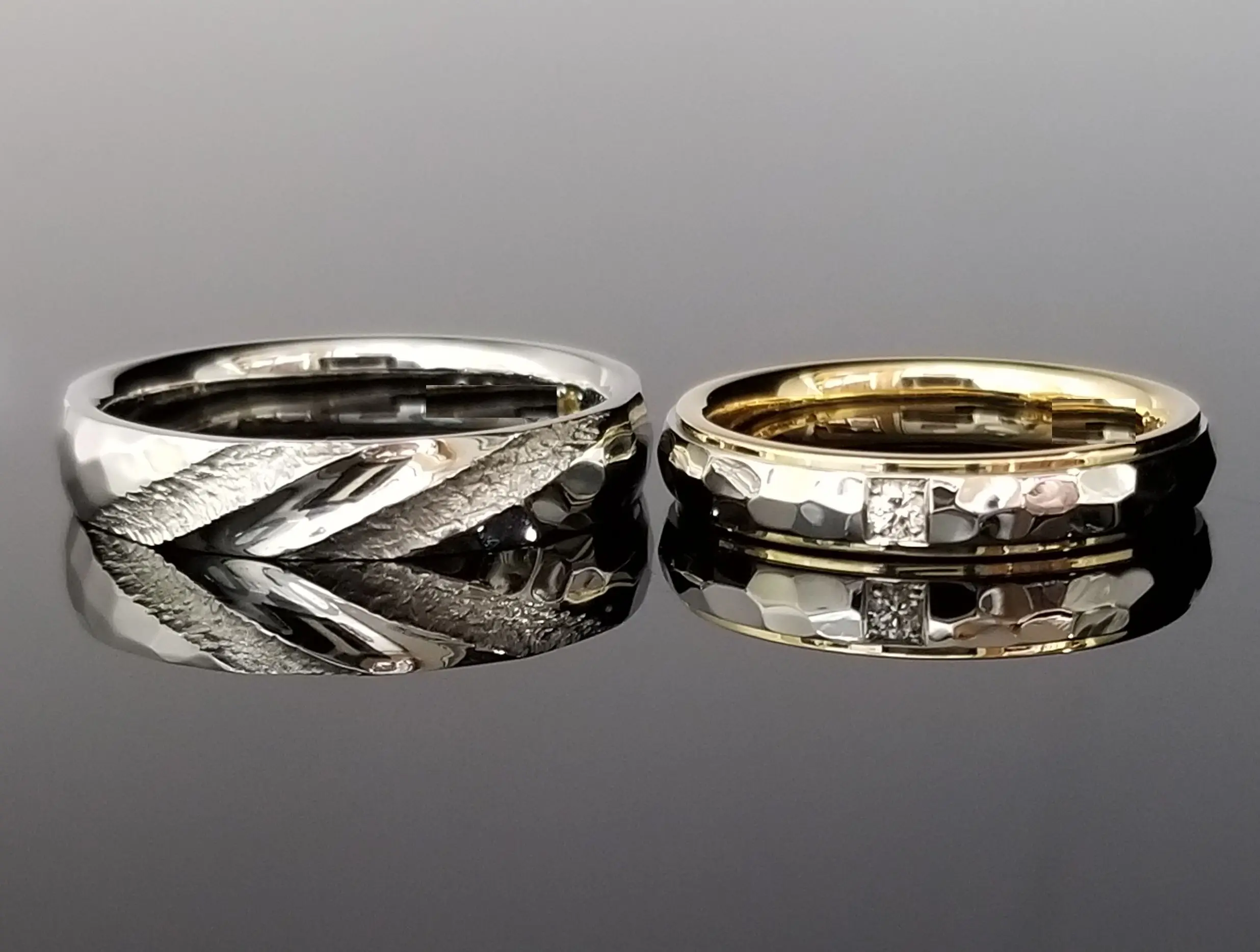 槌目デザインをアレンジしたマリッジリング | 結婚・婚約指輪の