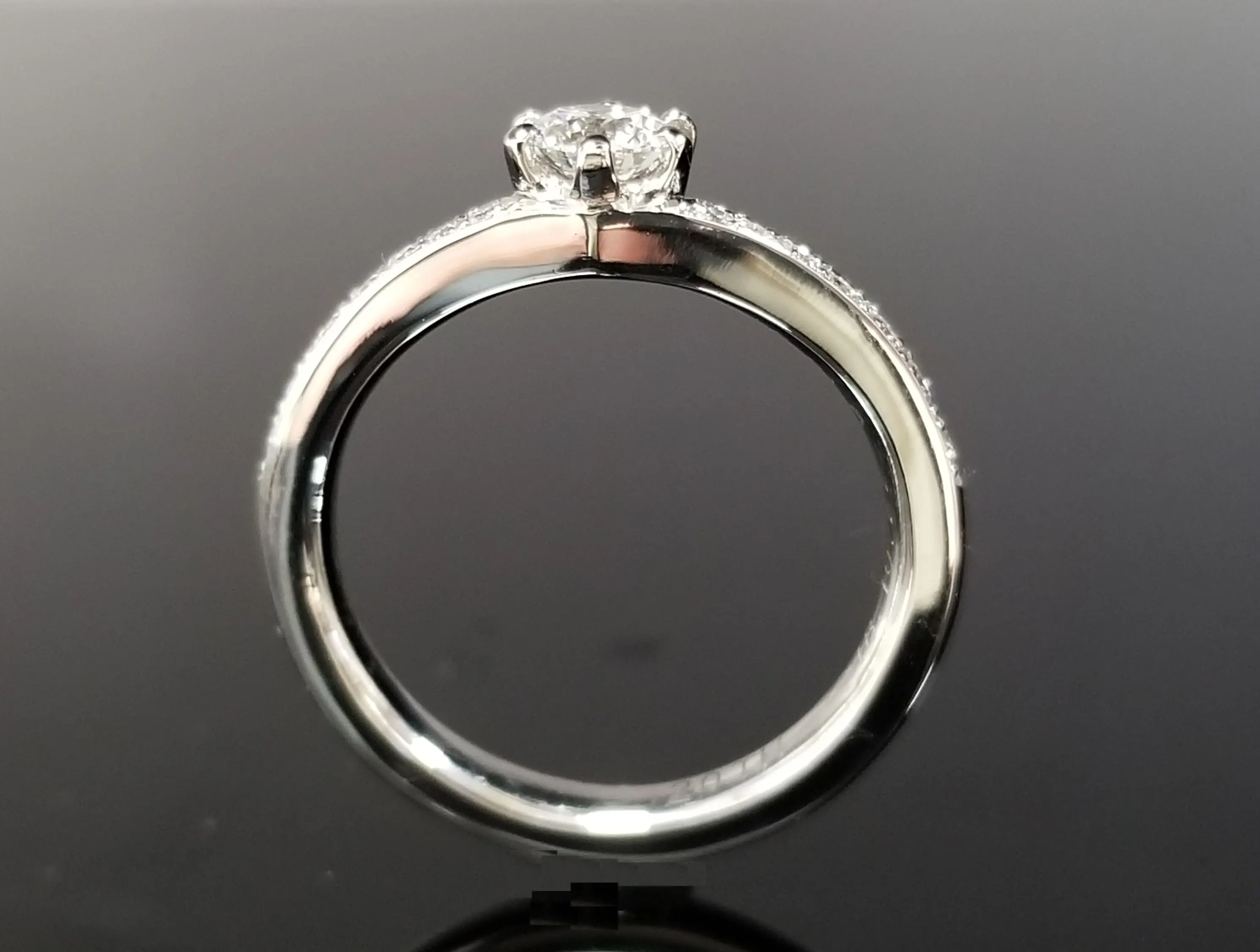 婚約指輪のオーダーメイド PT950 プレイズ ラディアントカット