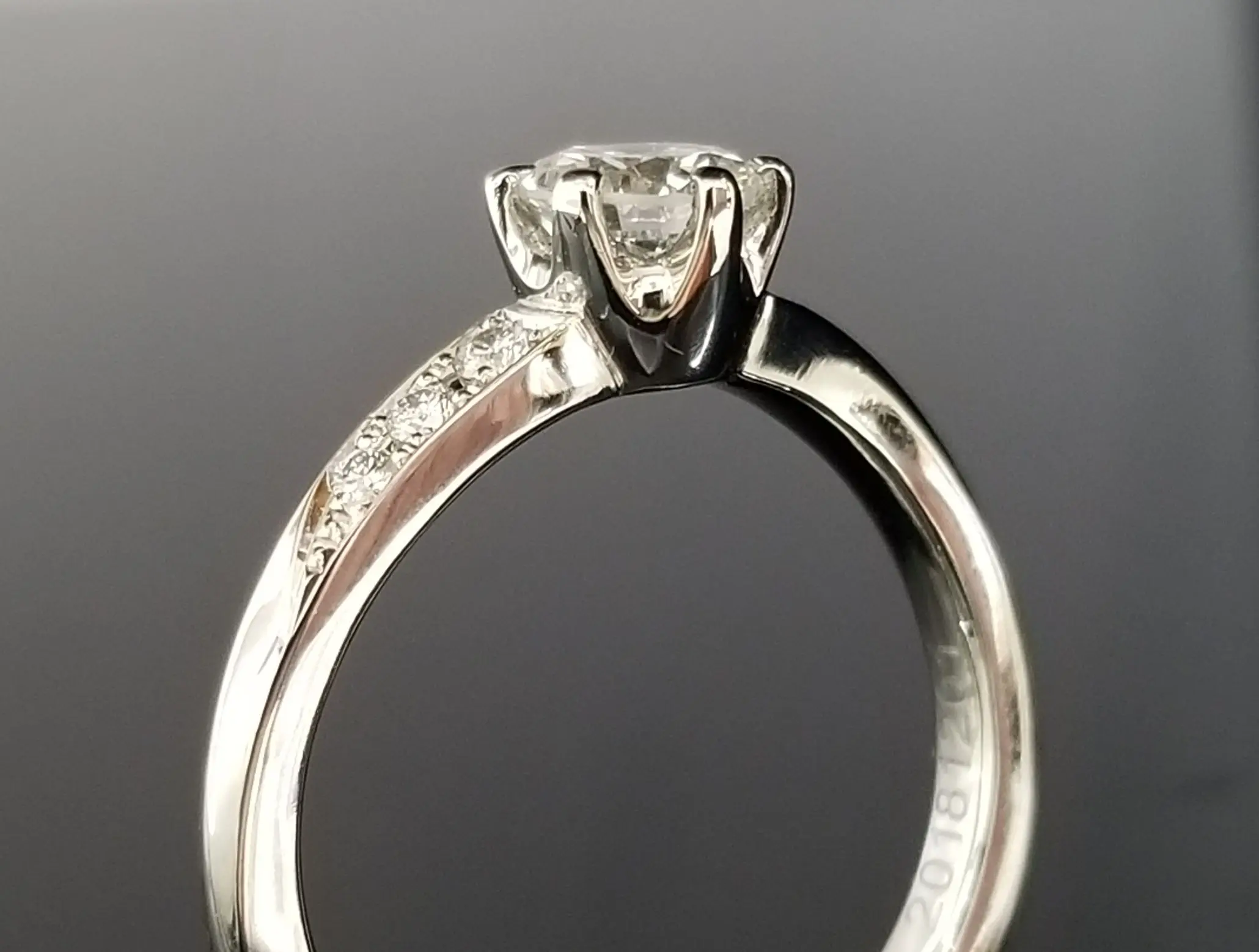 人気の面取りデザイン | 結婚・婚約指輪のオーダーメイドは鍛造指輪