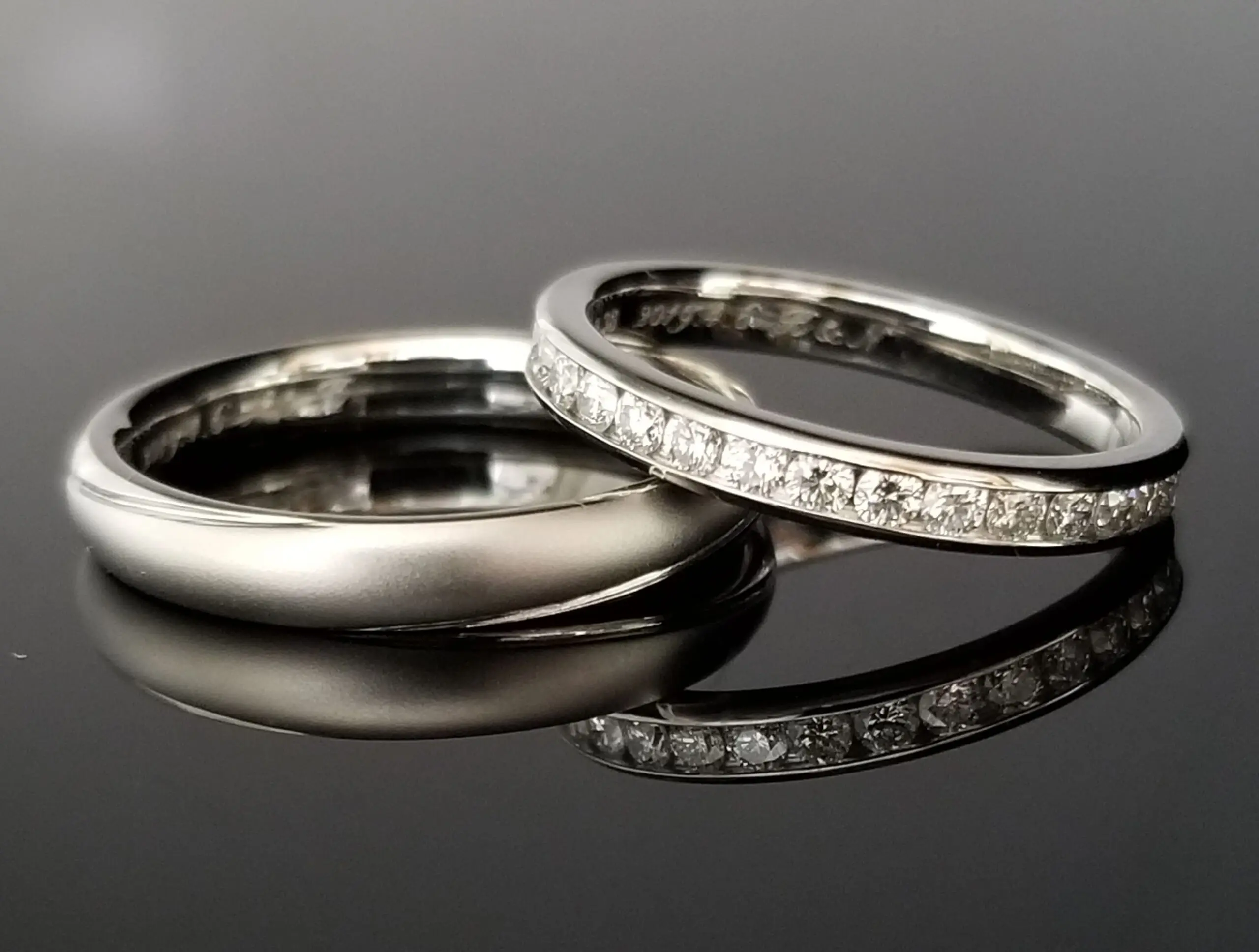 ダイヤモンドとマットがプラチナを引き立たせる | 結婚・婚約指輪の