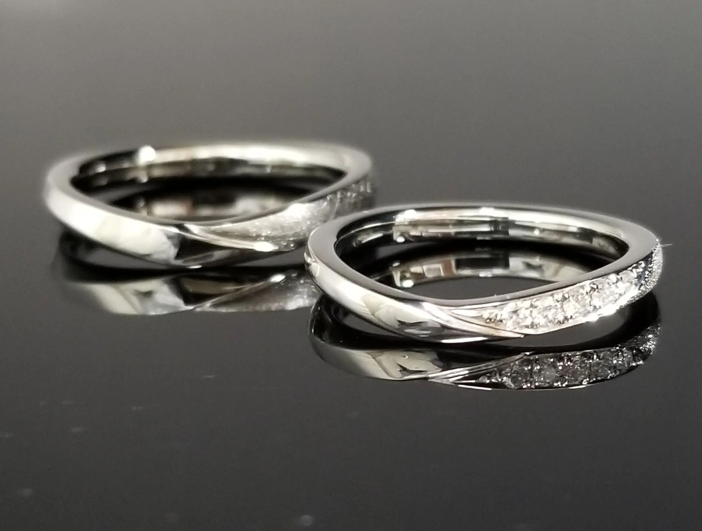 ウェーブに表情を変えるデザインを | 結婚・婚約指輪のオーダー
