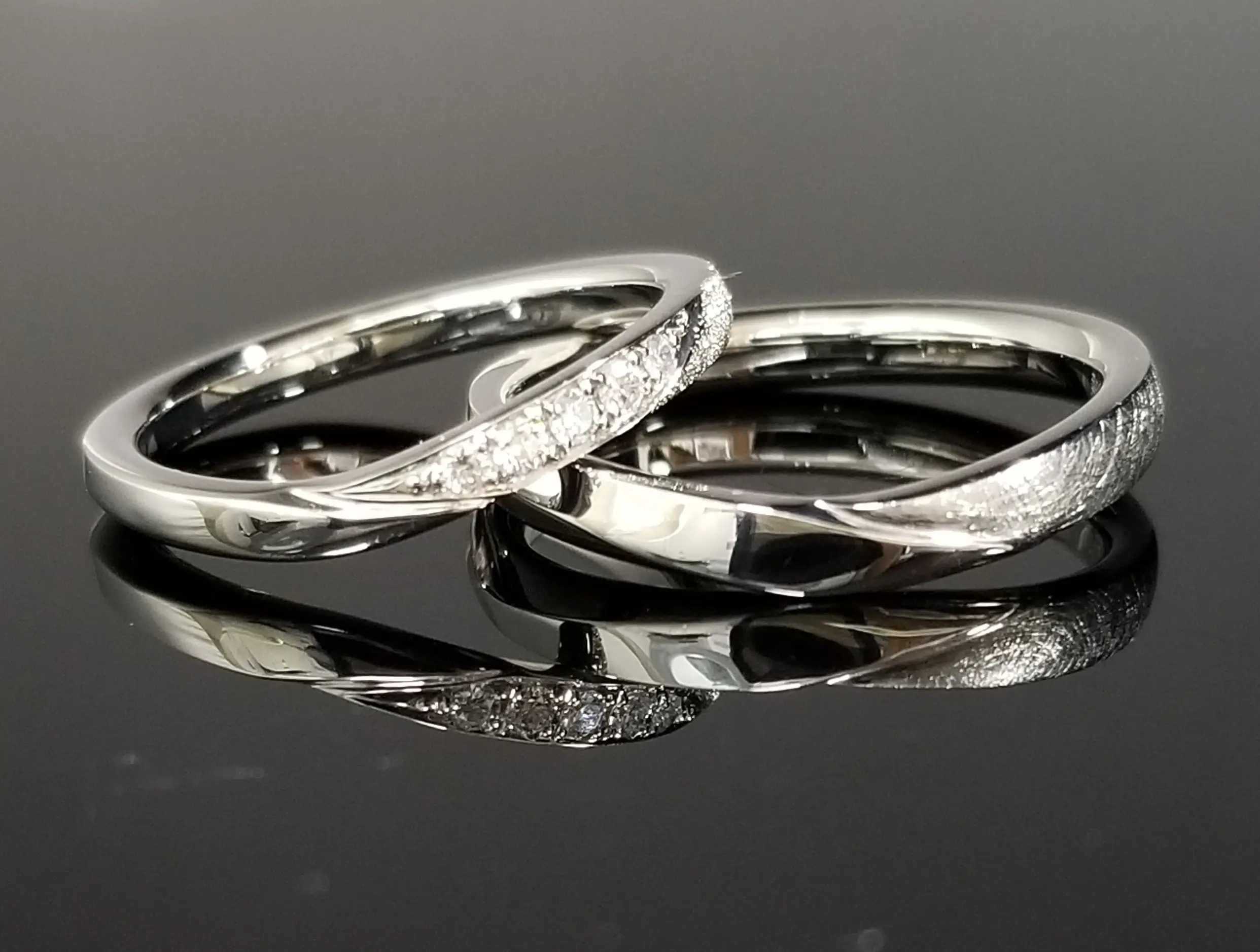 ウェーブに表情を変えるデザインを | 結婚・婚約指輪のオーダーメイド