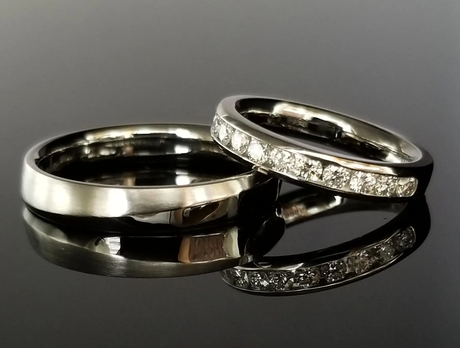 それぞれのお好みの石をセットしました | 結婚・婚約指輪の