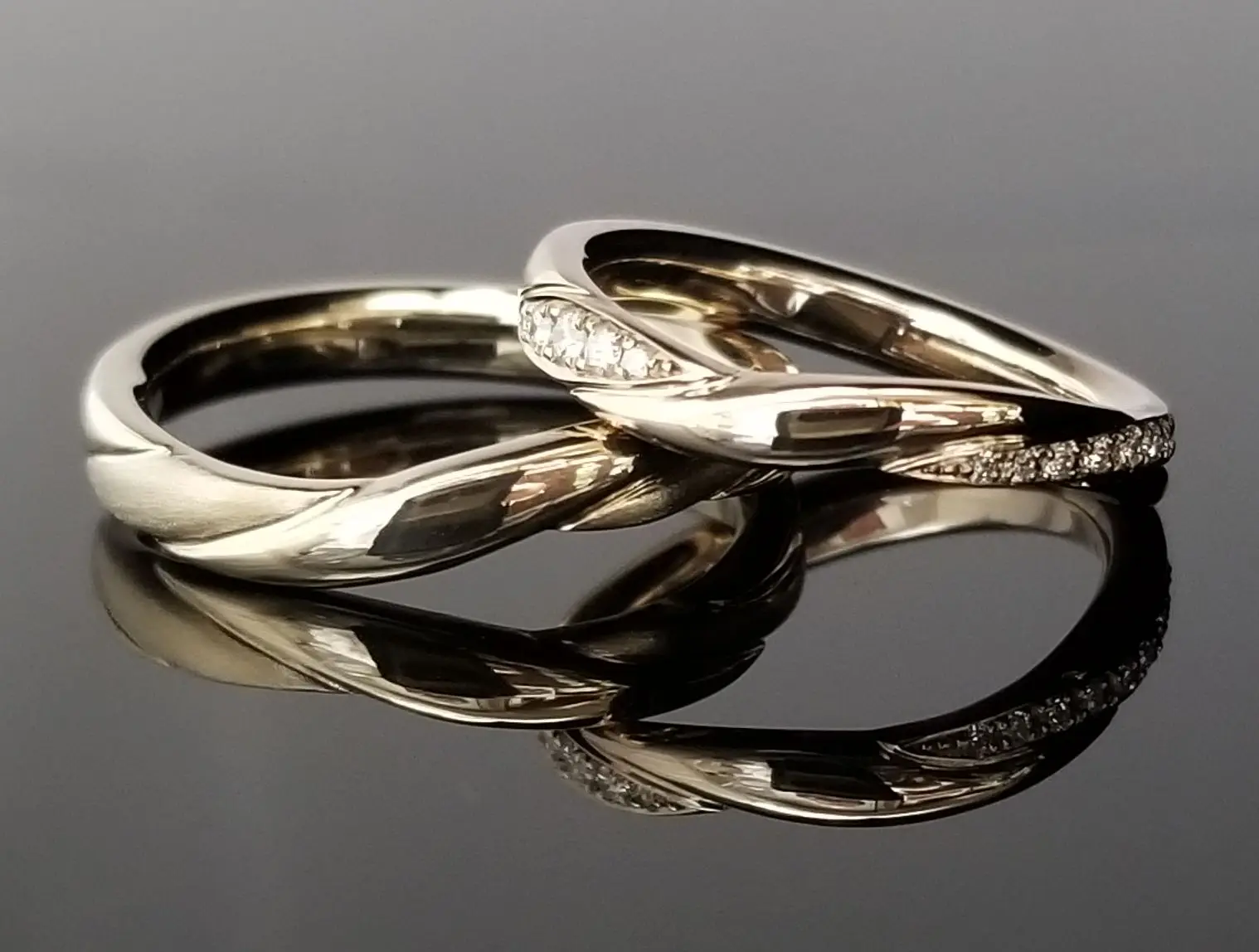流れるウェーブが美しいオリジナルリング | 結婚・婚約指輪のオーダー 