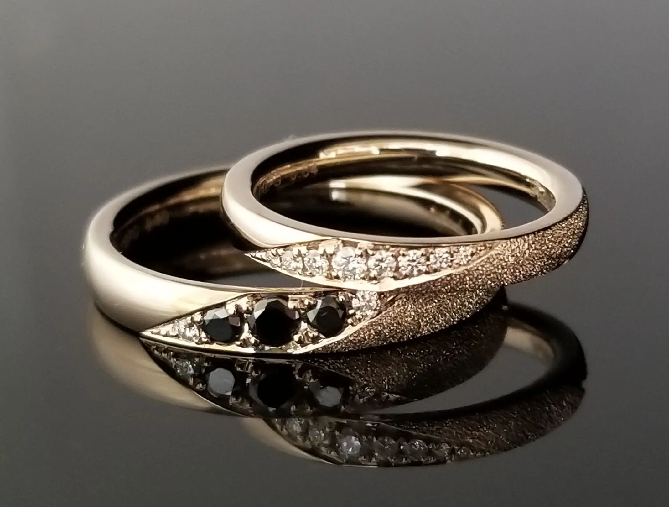 のりぞー　ダイヤステッチ それぞれのダイヤで個性を出したご結婚指輪 | 結婚・婚約指輪の