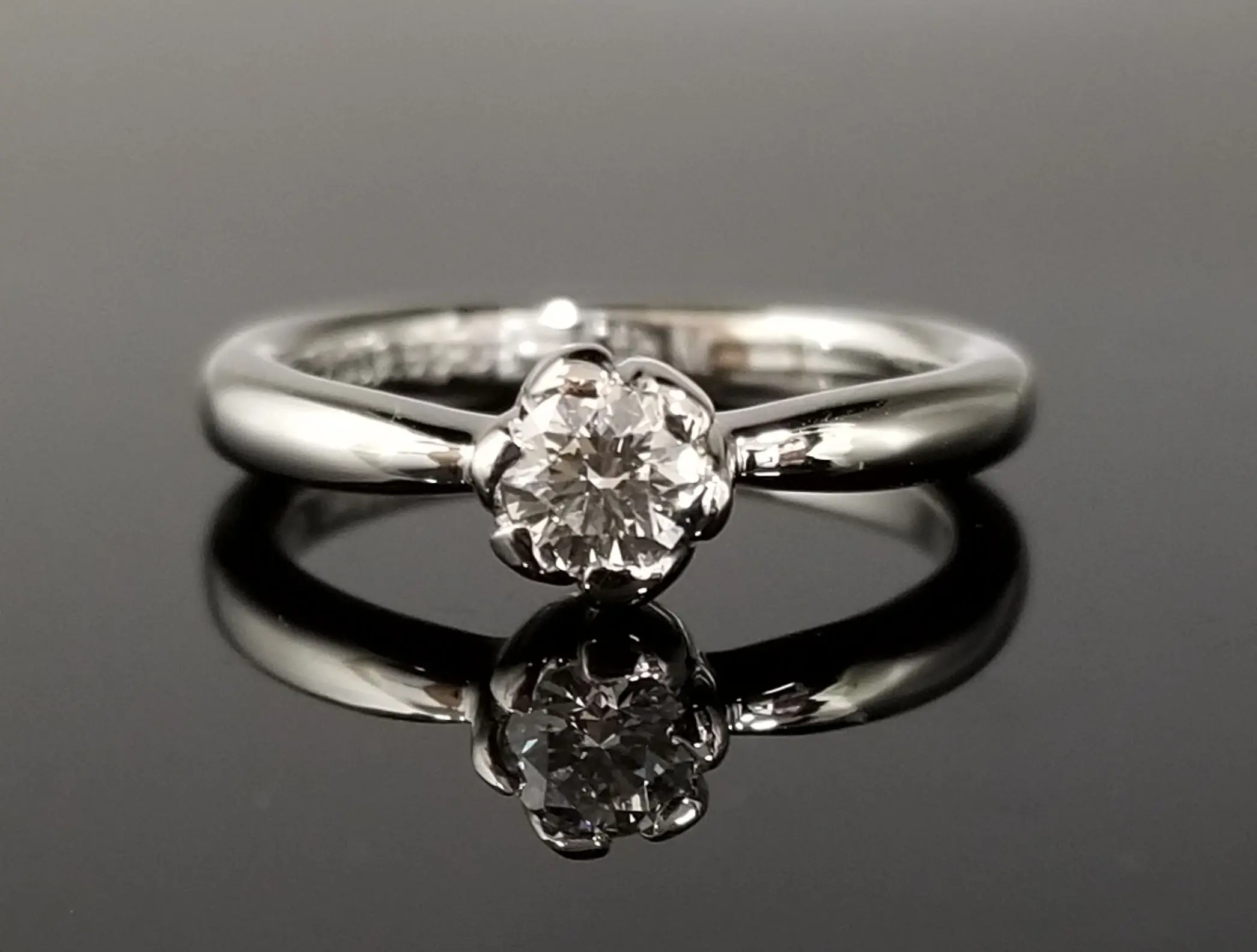 ぷっくりとした丸いフォルムが愛らしいリング | 結婚・婚約指輪