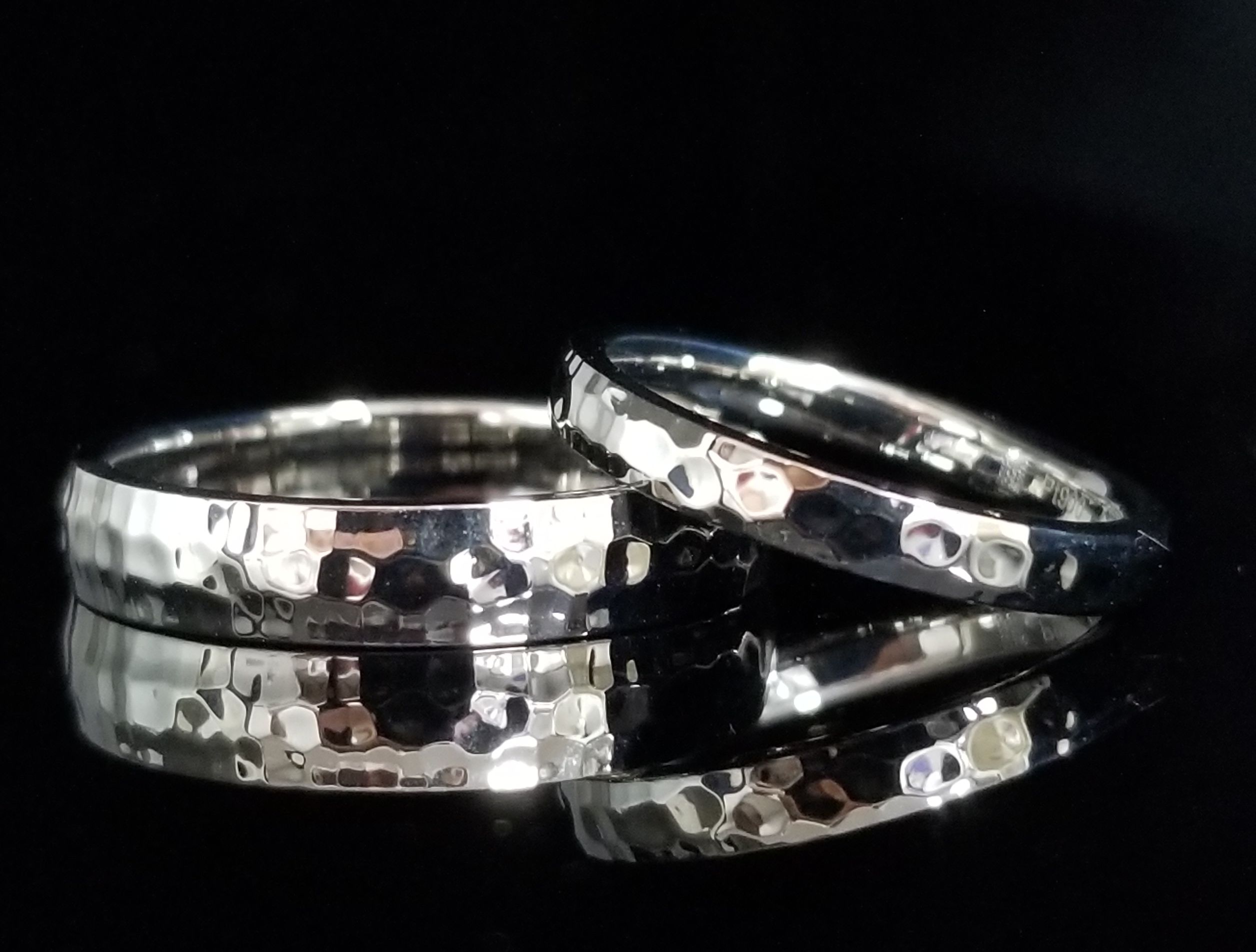 フルオーダーによる一点物の槌目 | 結婚・婚約指輪のオーダーメイドは 