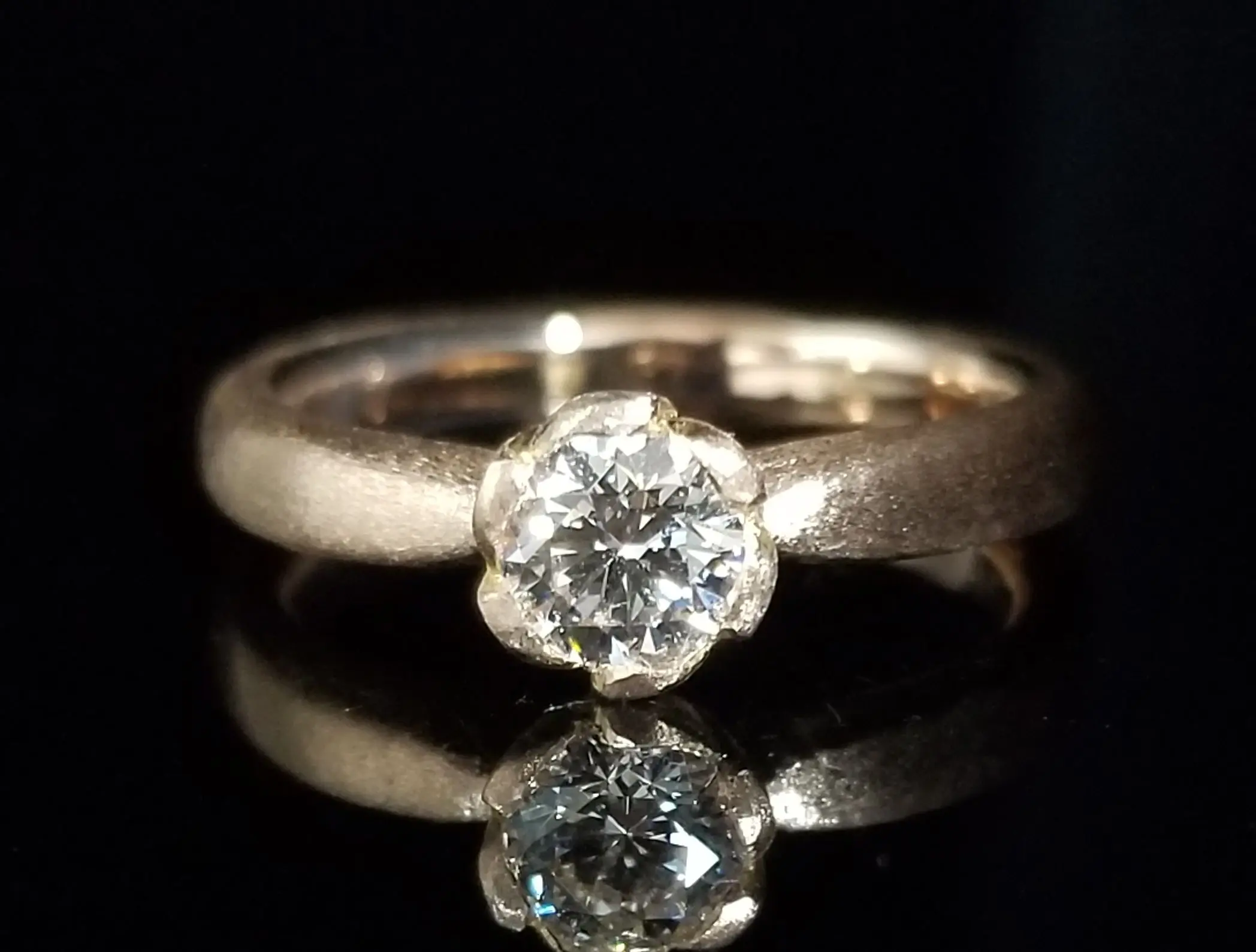 のりぞー　ダイヤステッチ エッジでメリハリもしっかりとつけたデザインに。 | 結婚・婚約