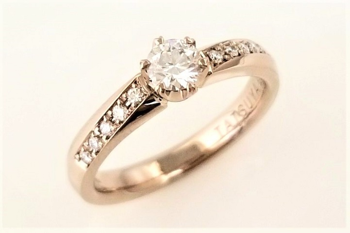 世界で１つしかない婚約指輪です！のサムネイル