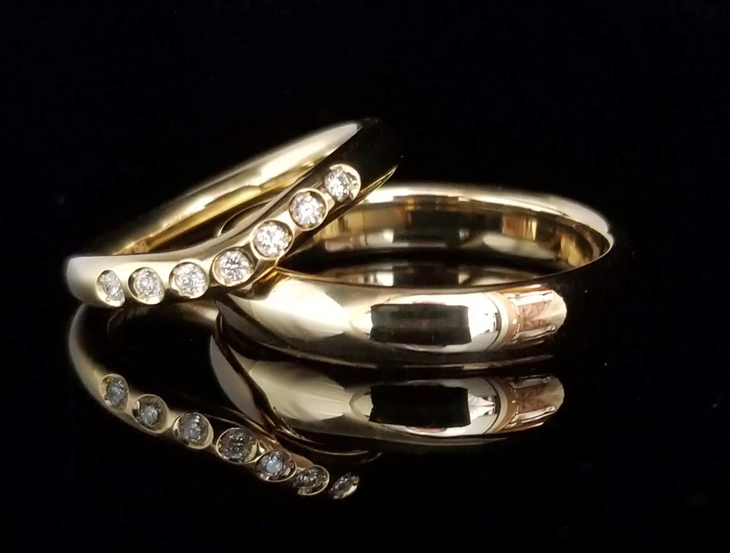 のりぞー　ダイヤステッチ 7石のダイヤモンドがゴージャスな印象 | 結婚・婚約指輪の