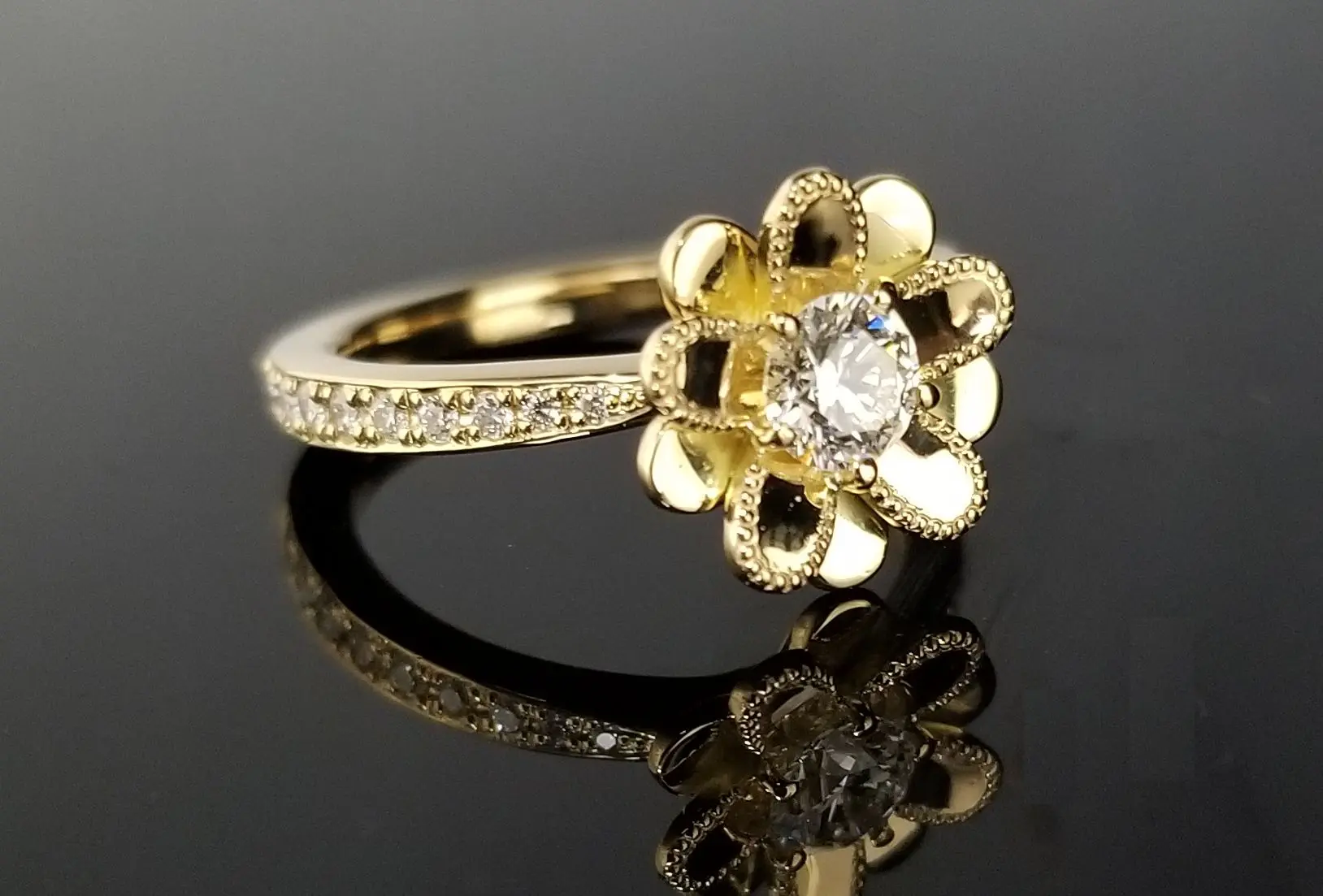 思い入れのあるマーガレットを指輪に咲かせて | 結婚・婚約指輪