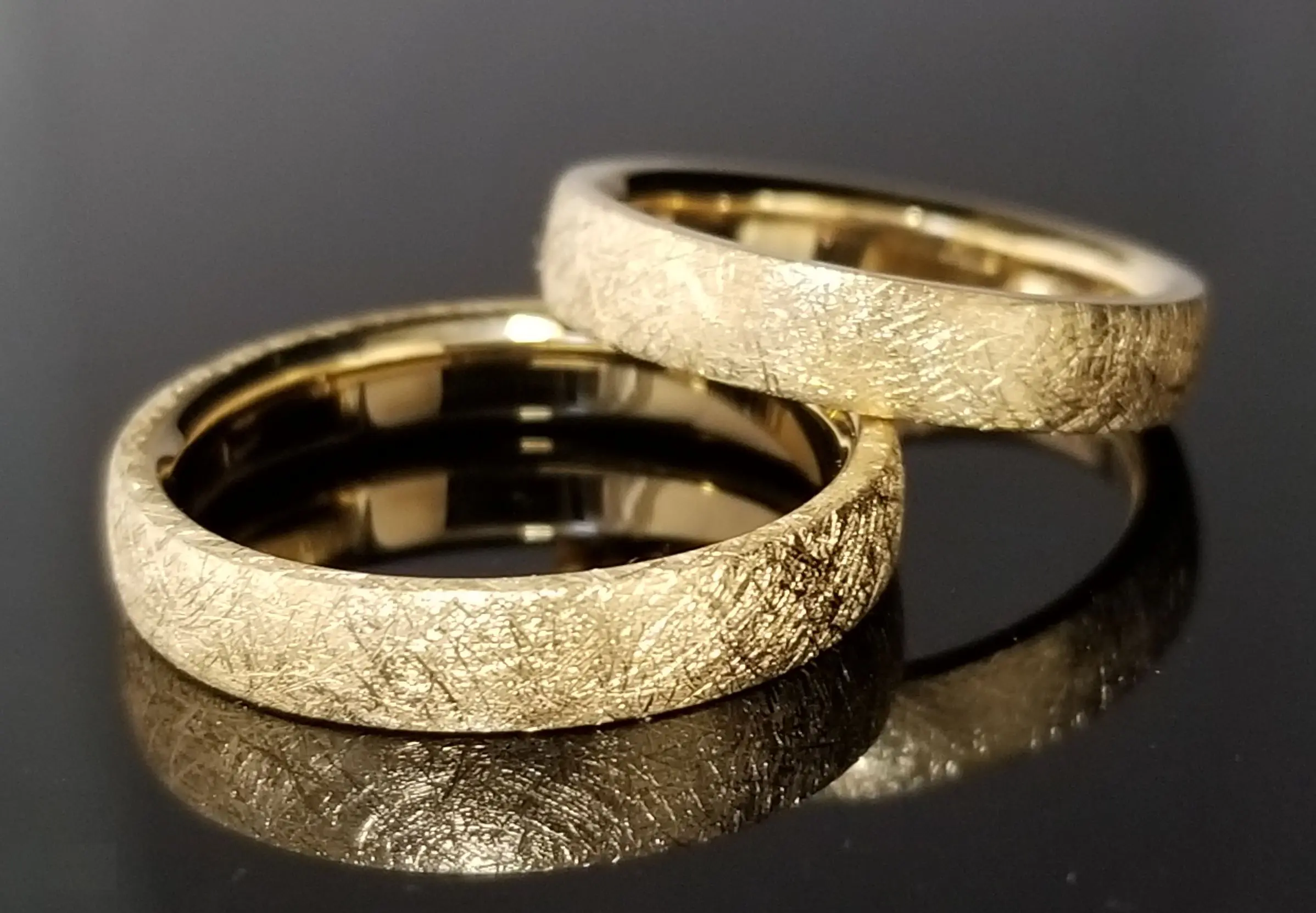 ゴールドでお造りした華やかな指輪 | 結婚・婚約指輪のオーダー