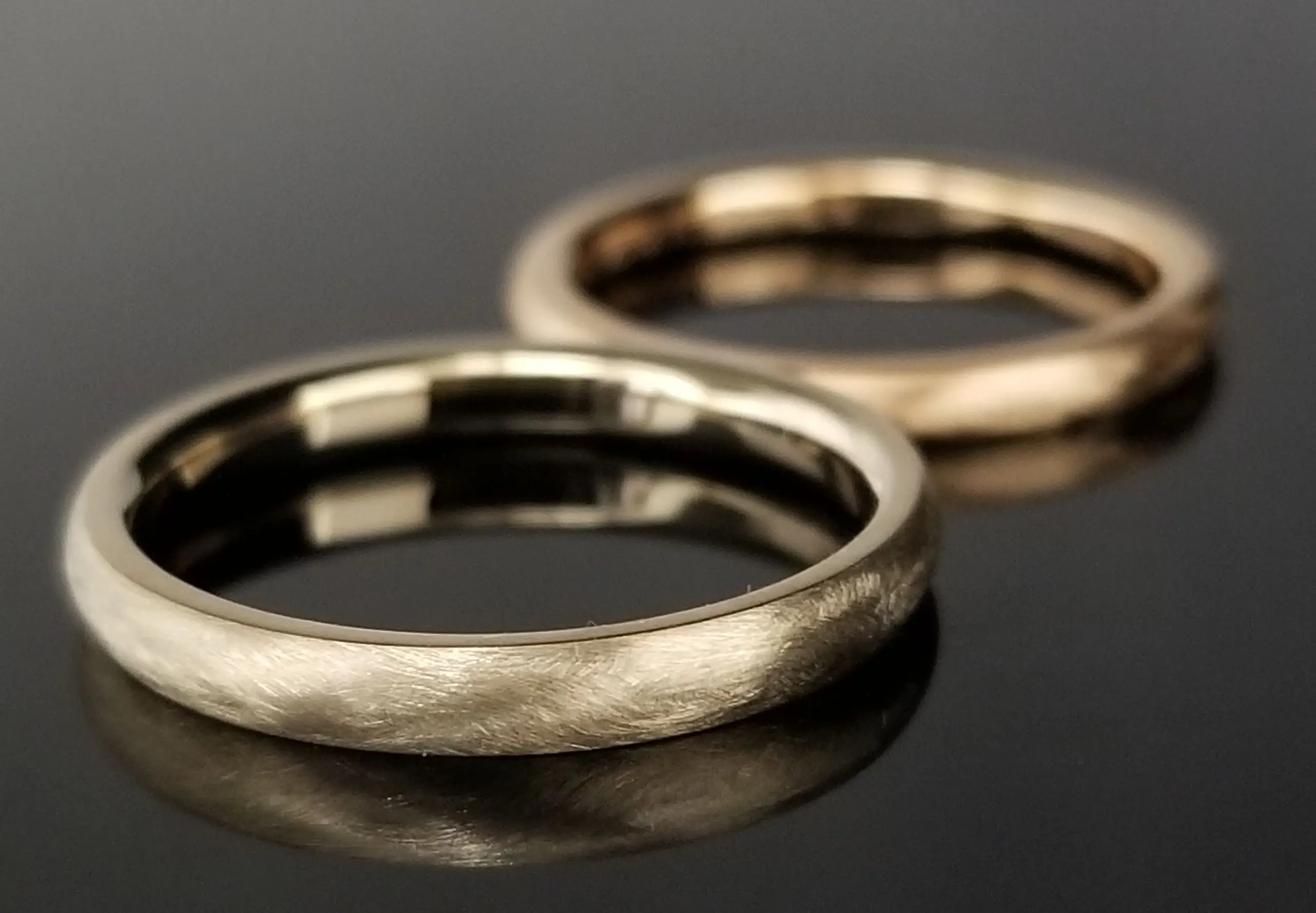 マット加工が美しいシンプルかつ、贅沢なデザイン | 結婚・婚約指輪の