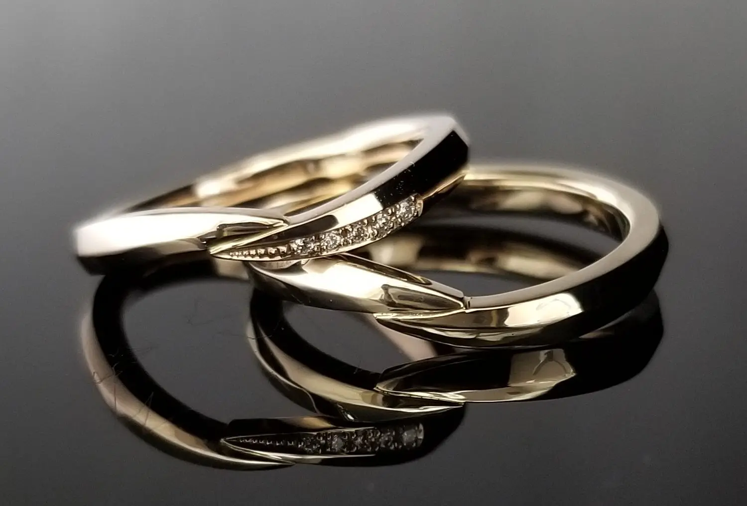 ゴールドでシンプルを華やかに | 結婚・婚約指輪のオーダー