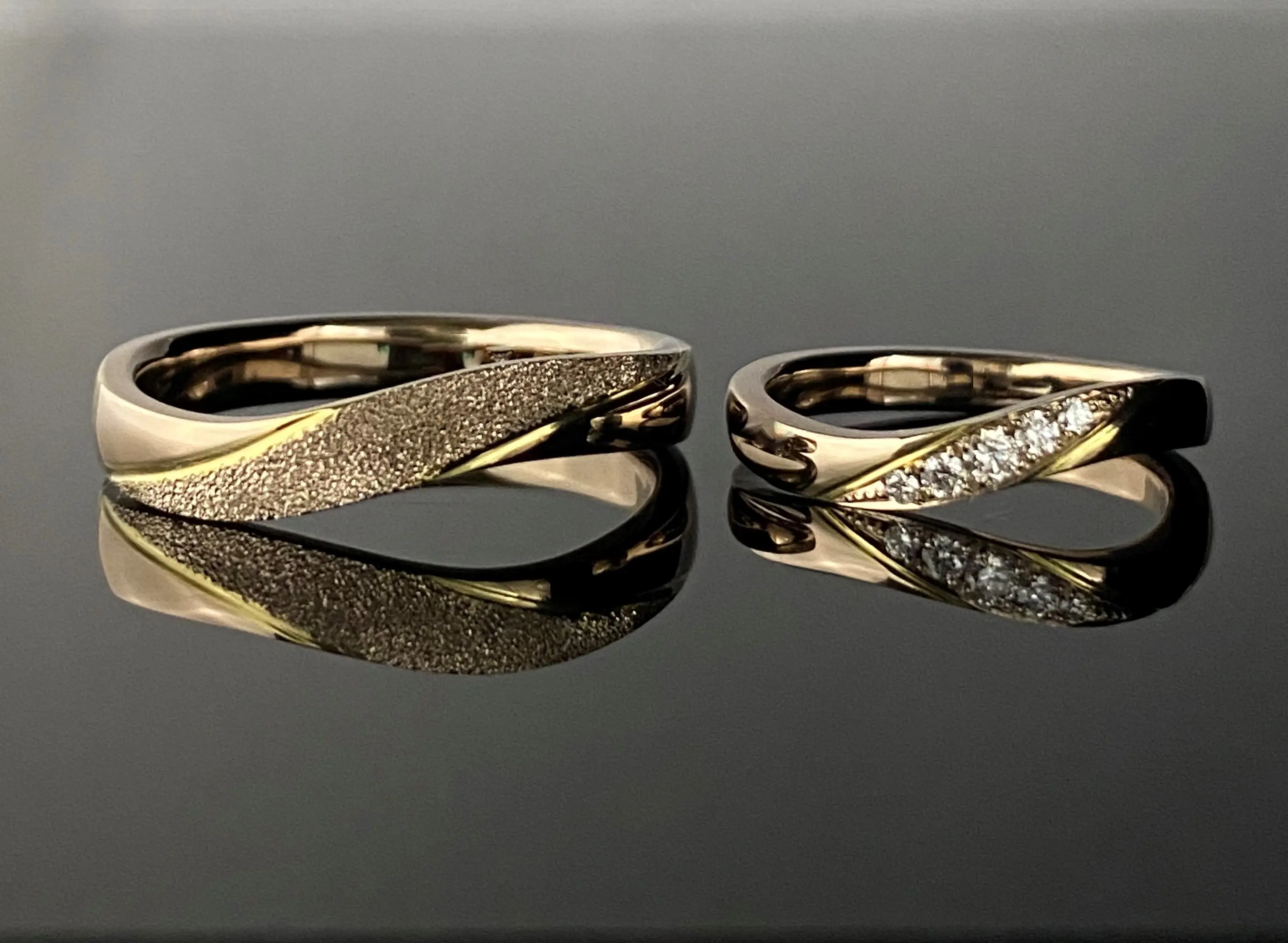 グリーンゴールドの金線がこだわりのご結婚指輪 | 結婚・婚約