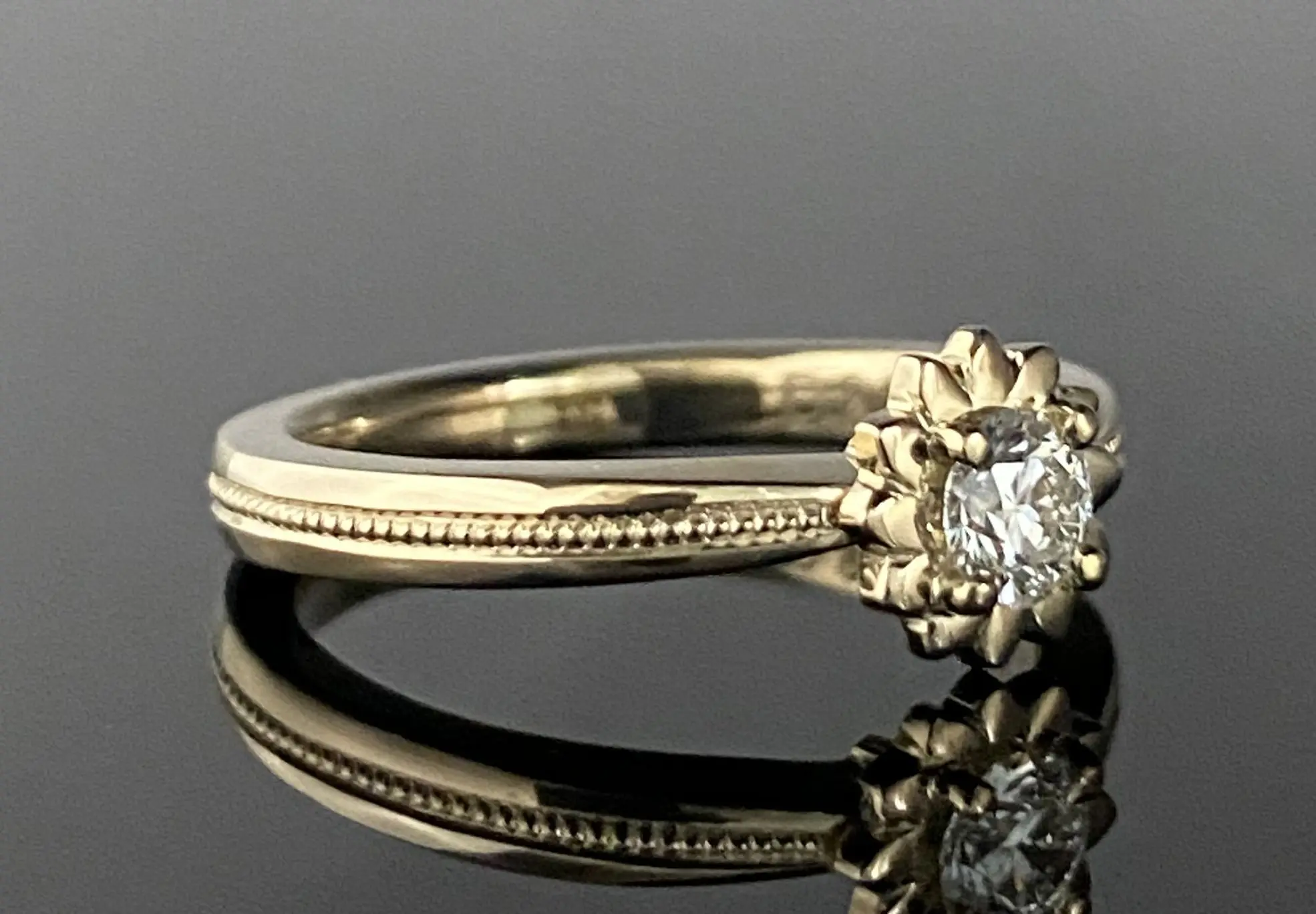 ひまわりをイメージした華やかなフルオーダーリング | 結婚・婚約指輪