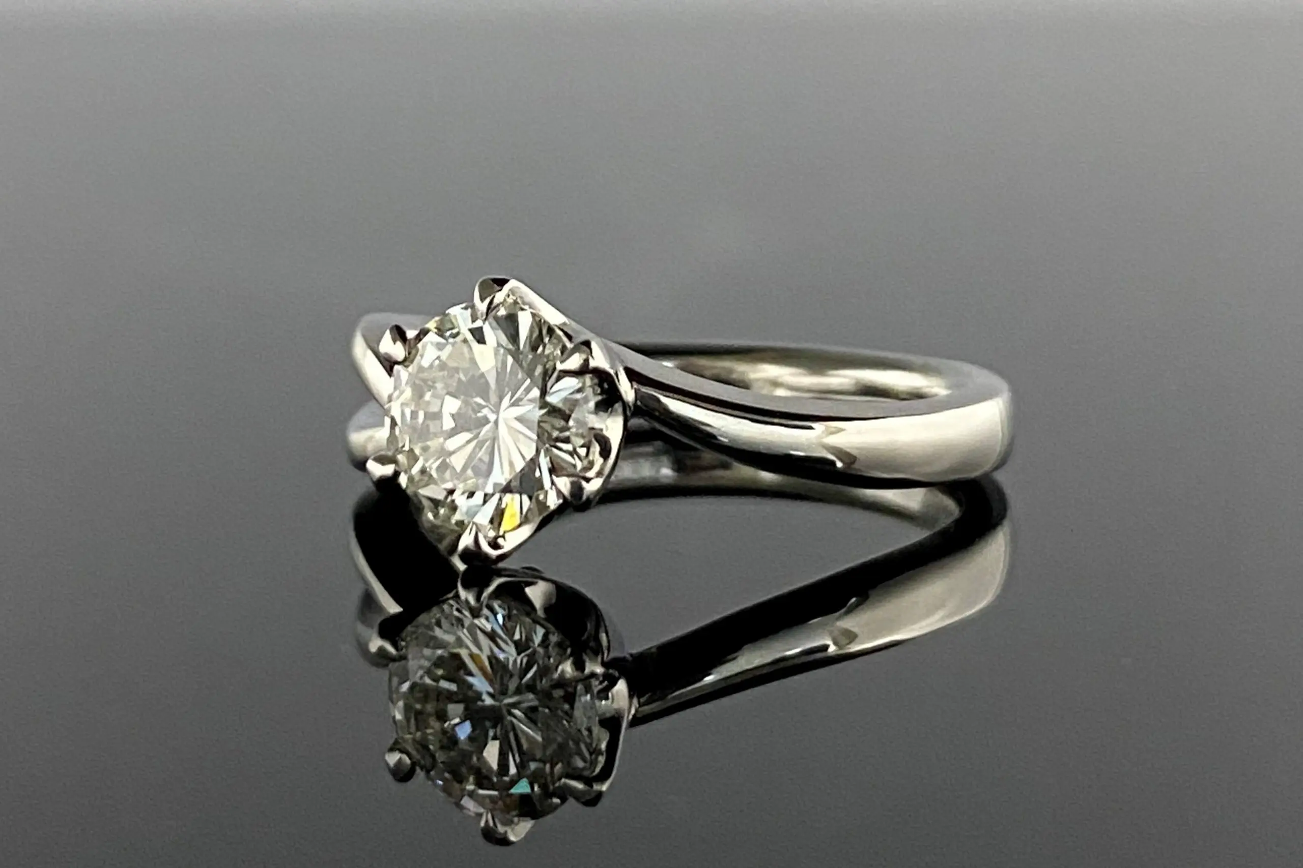 1ct越えのお石をリフォームさせて頂きました | 結婚・婚約指輪の 