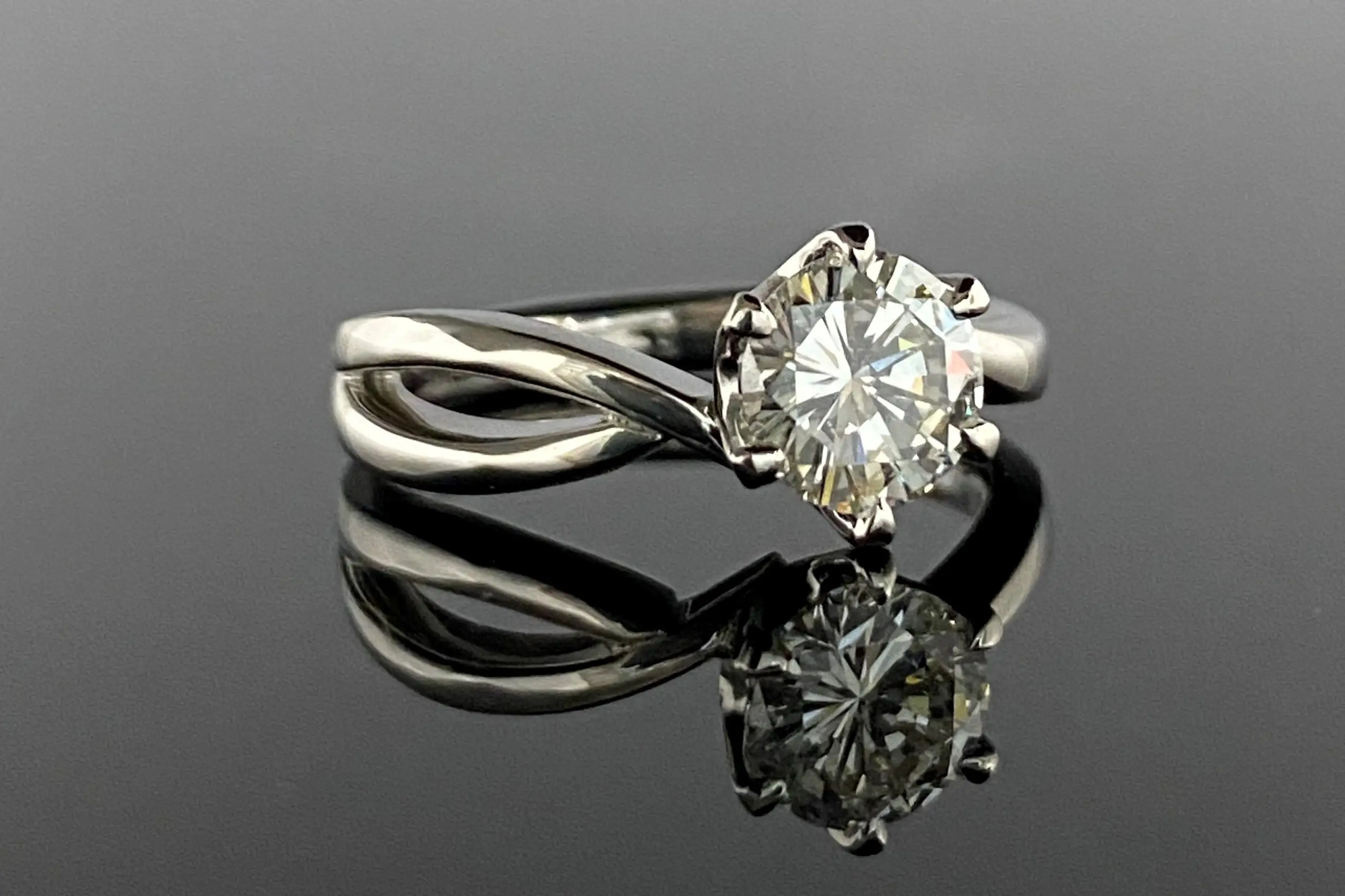 1ct越えのお石をリフォームさせて頂きました | 結婚・婚約指輪の 