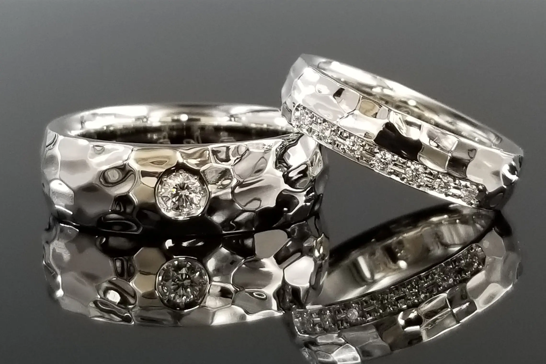 手彫りのプルメリアリング | 結婚・婚約指輪のオーダーメイドは鍛造 