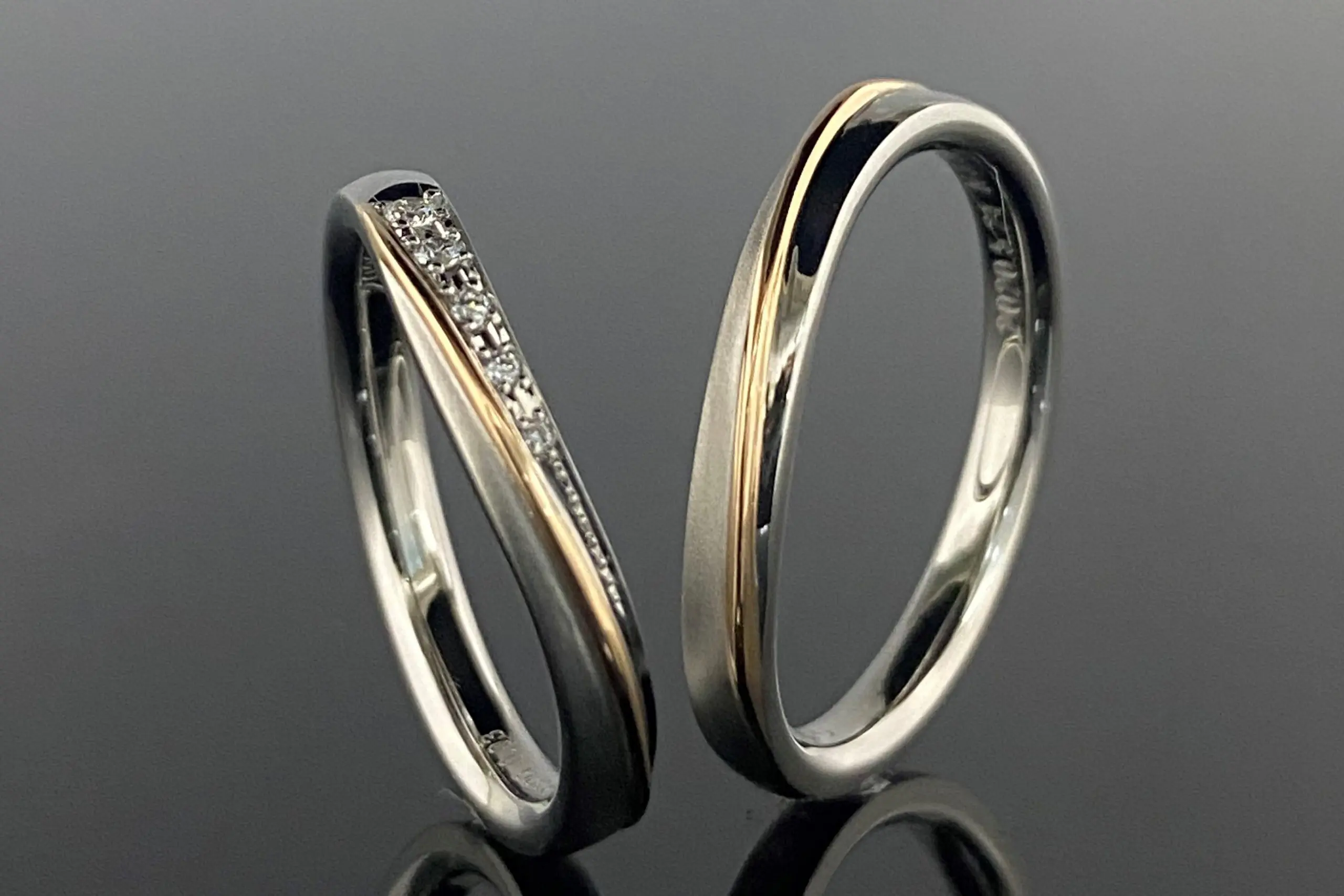 お揃いのフォルムでご結婚指輪らしいペア感を。 | 結婚・婚約