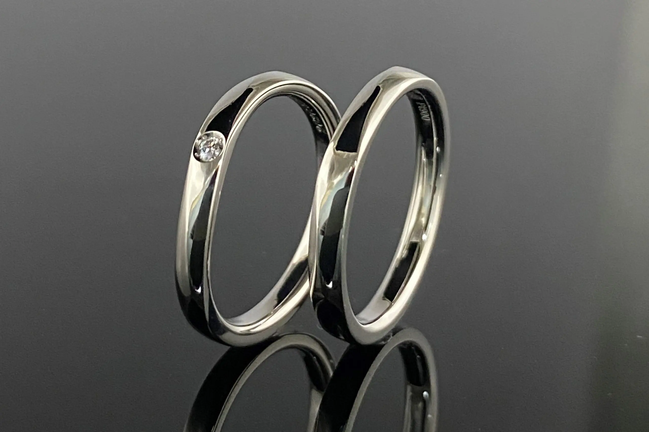 お好みの形状リングにエッジを効かせて。 | 結婚・婚約指輪の