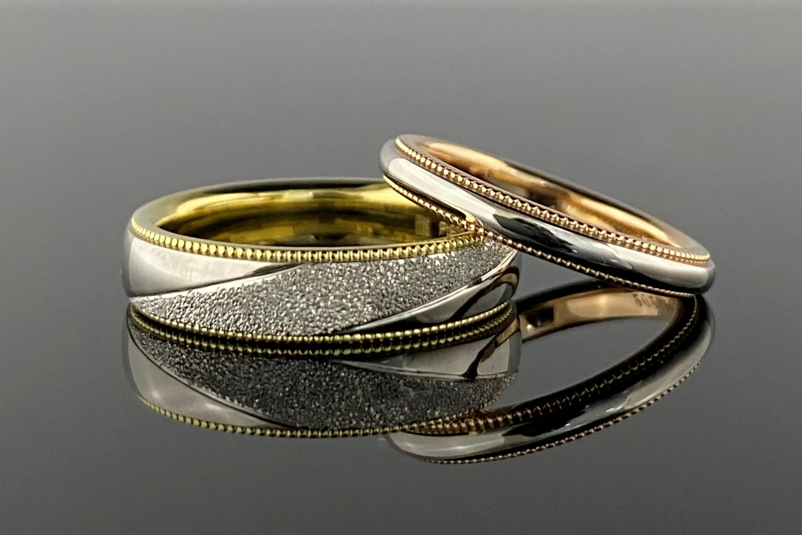 鍛造製法でお造りしたコンビのミルグレイン | 結婚・婚約指輪の