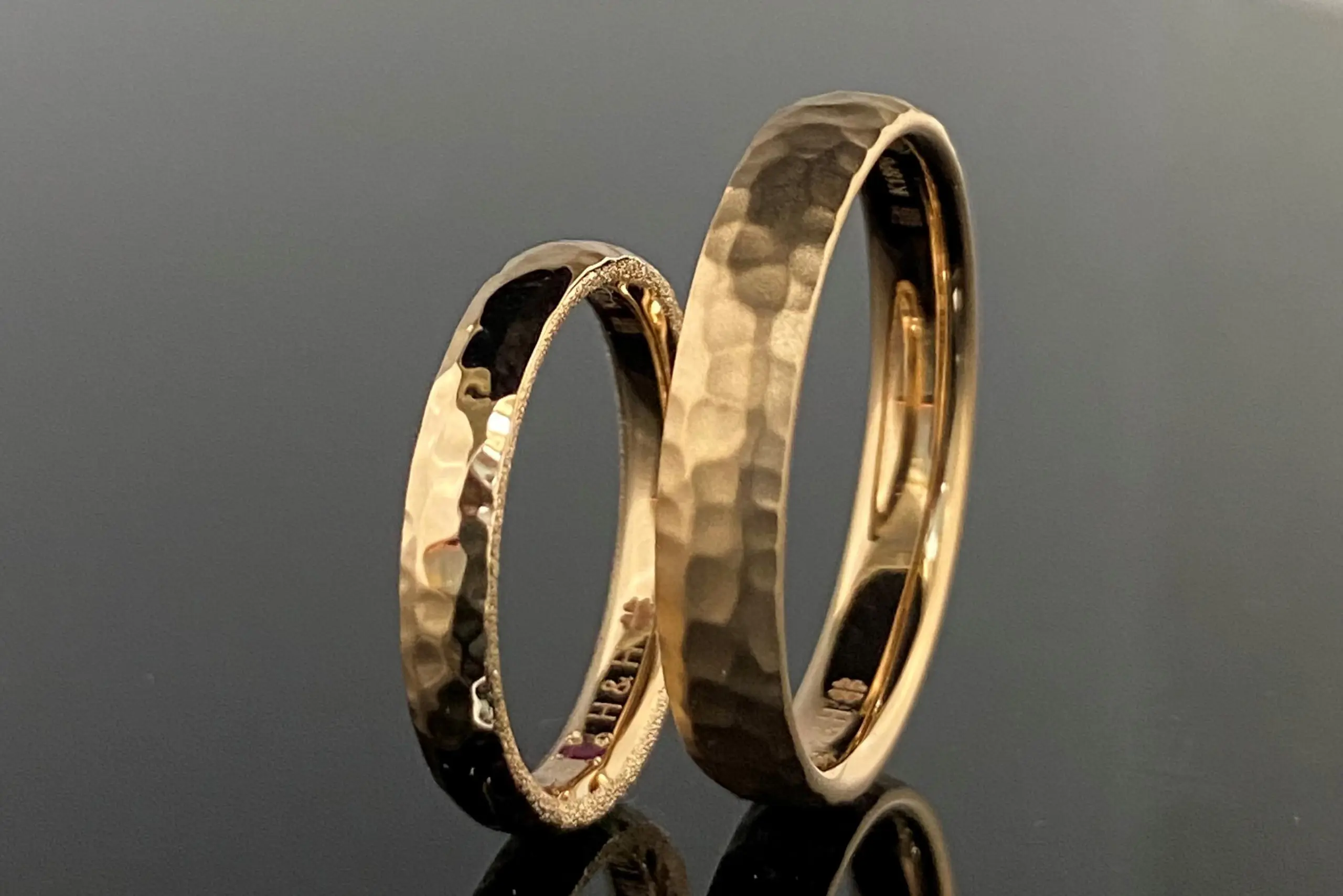 お揃いの中にそれぞれのこだわりを詰め込みました | 結婚・婚約指輪の