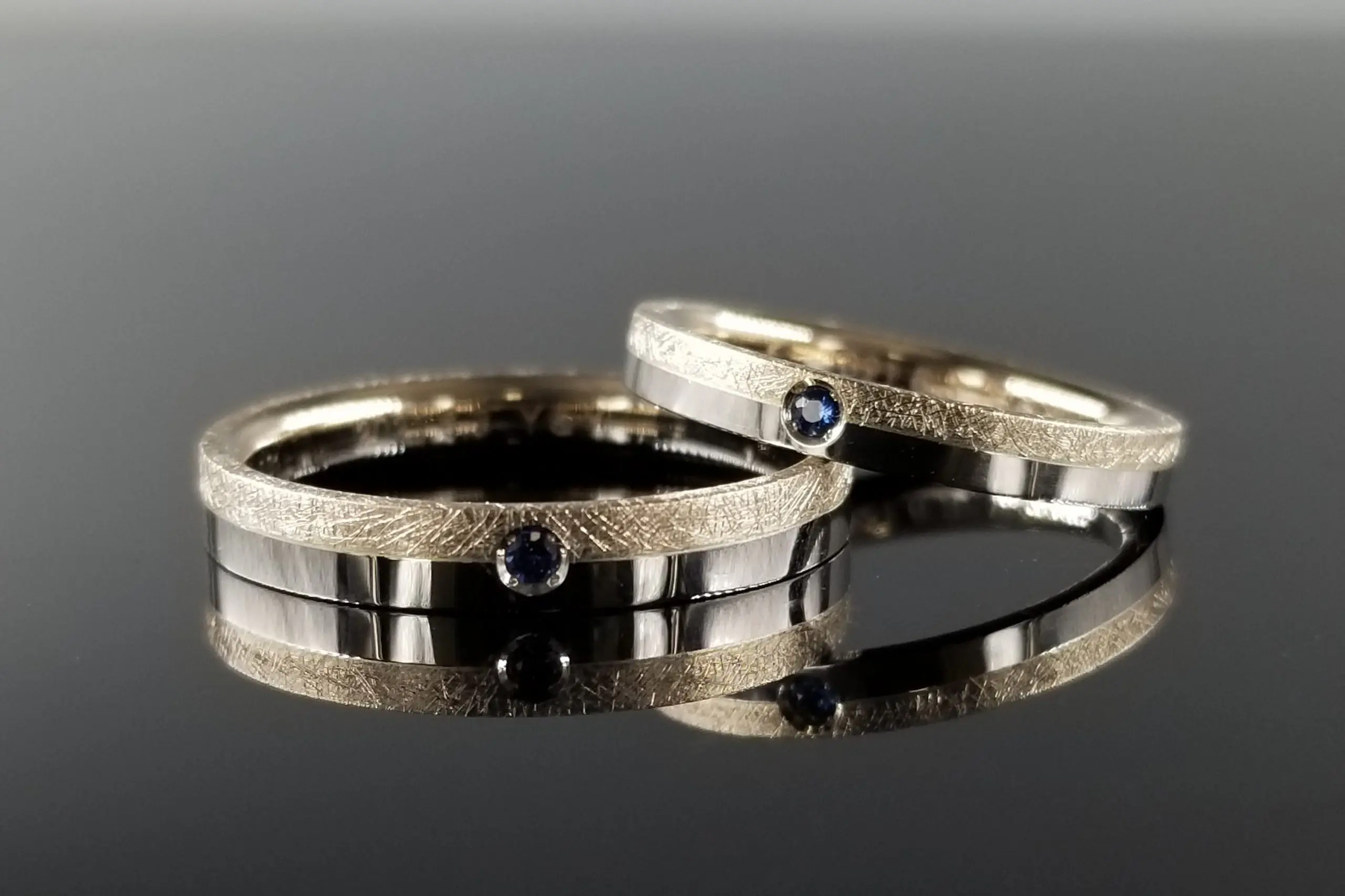 素材、デザイン共にお揃いのリングは特別感が増します | 結婚・婚約