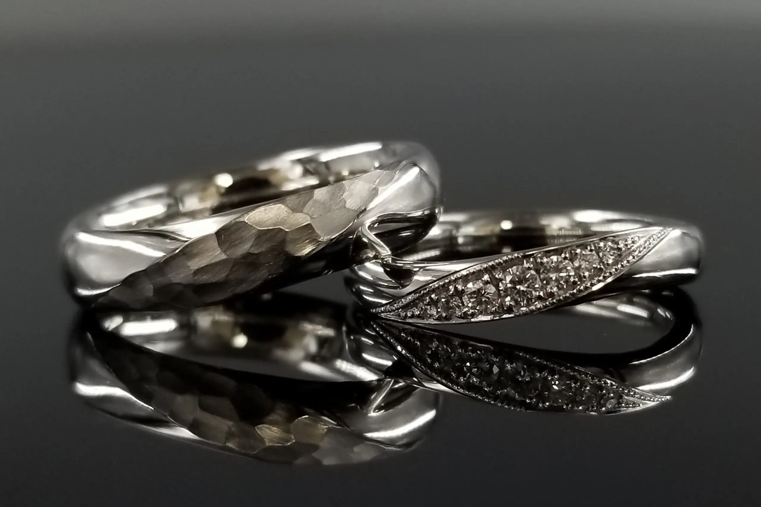 槌目加工とダイヤモンドでオリジナリティを出しました。 | 結婚・婚約  