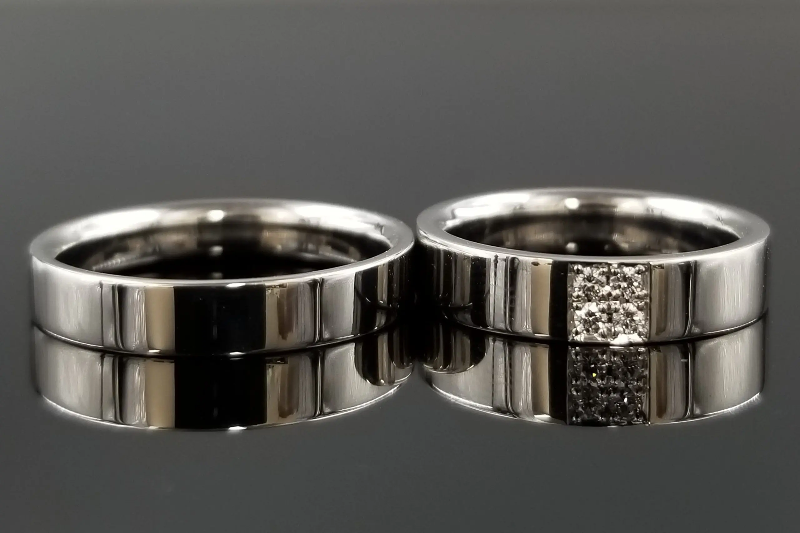 鏡面仕上げの平打ちリングで、存在感抜群 | 結婚・婚約指輪のオーダー